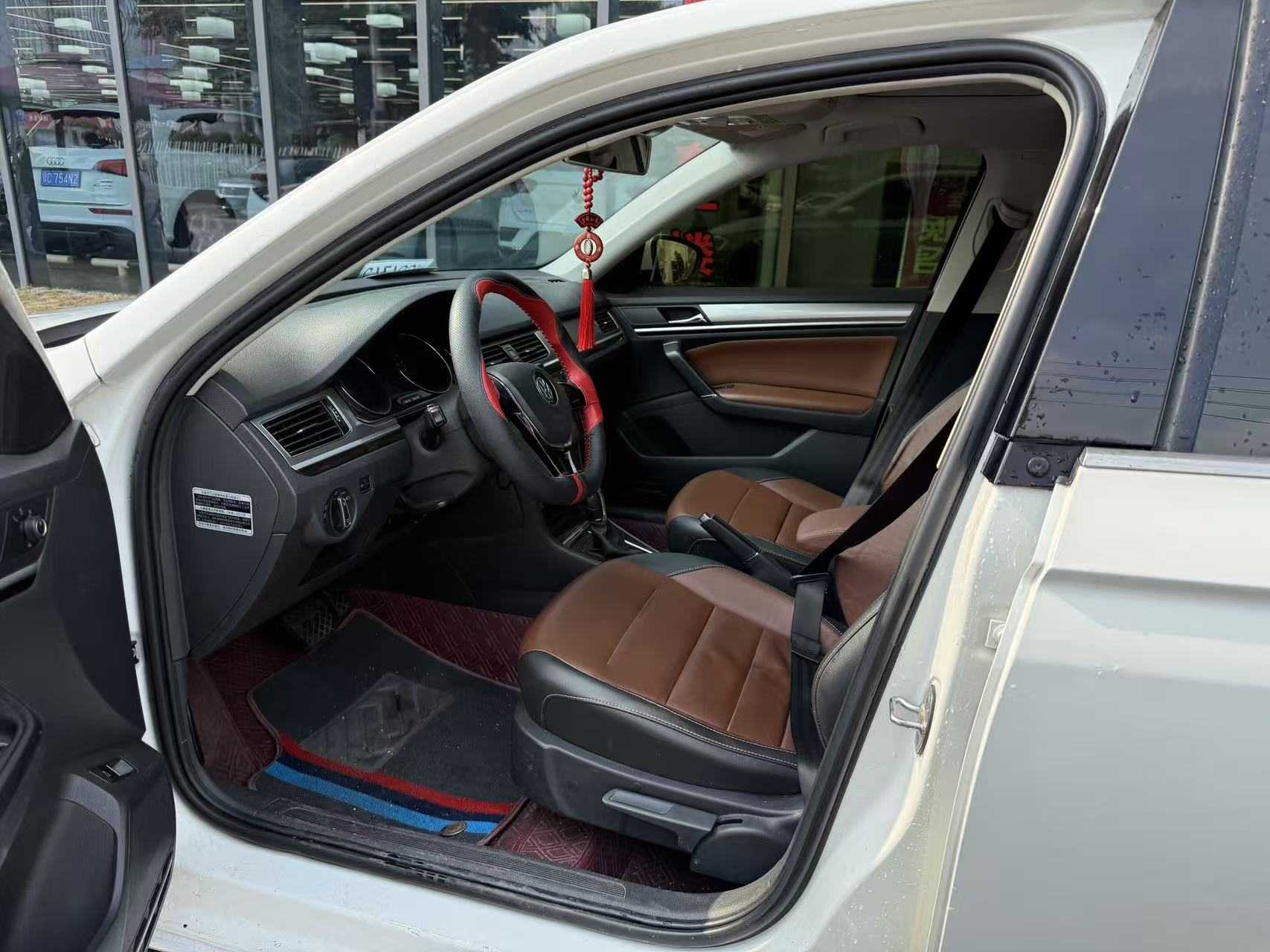 Volkswagen Bora 2016 car image #4