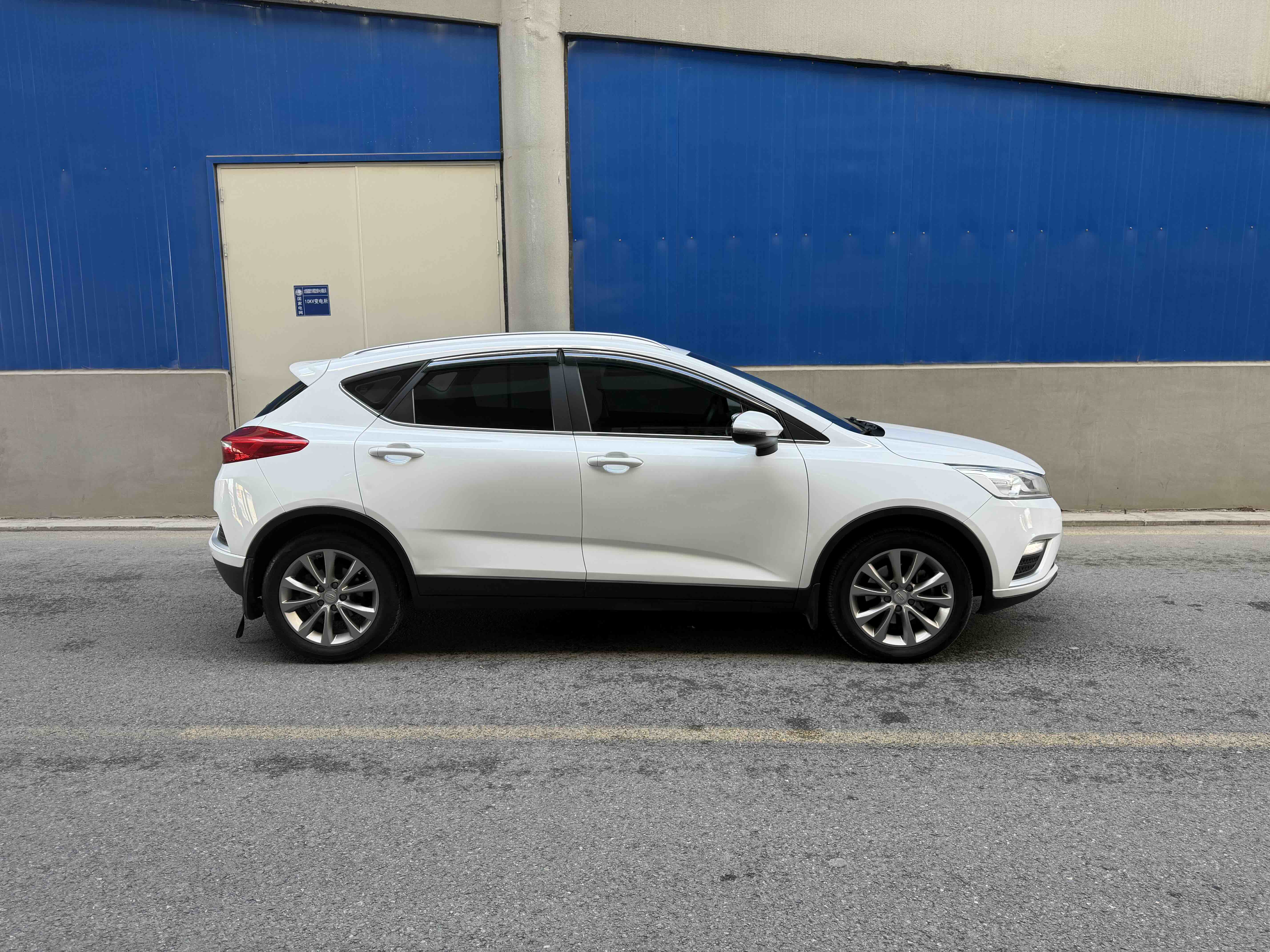 Emgrand GS 2018 car image #4