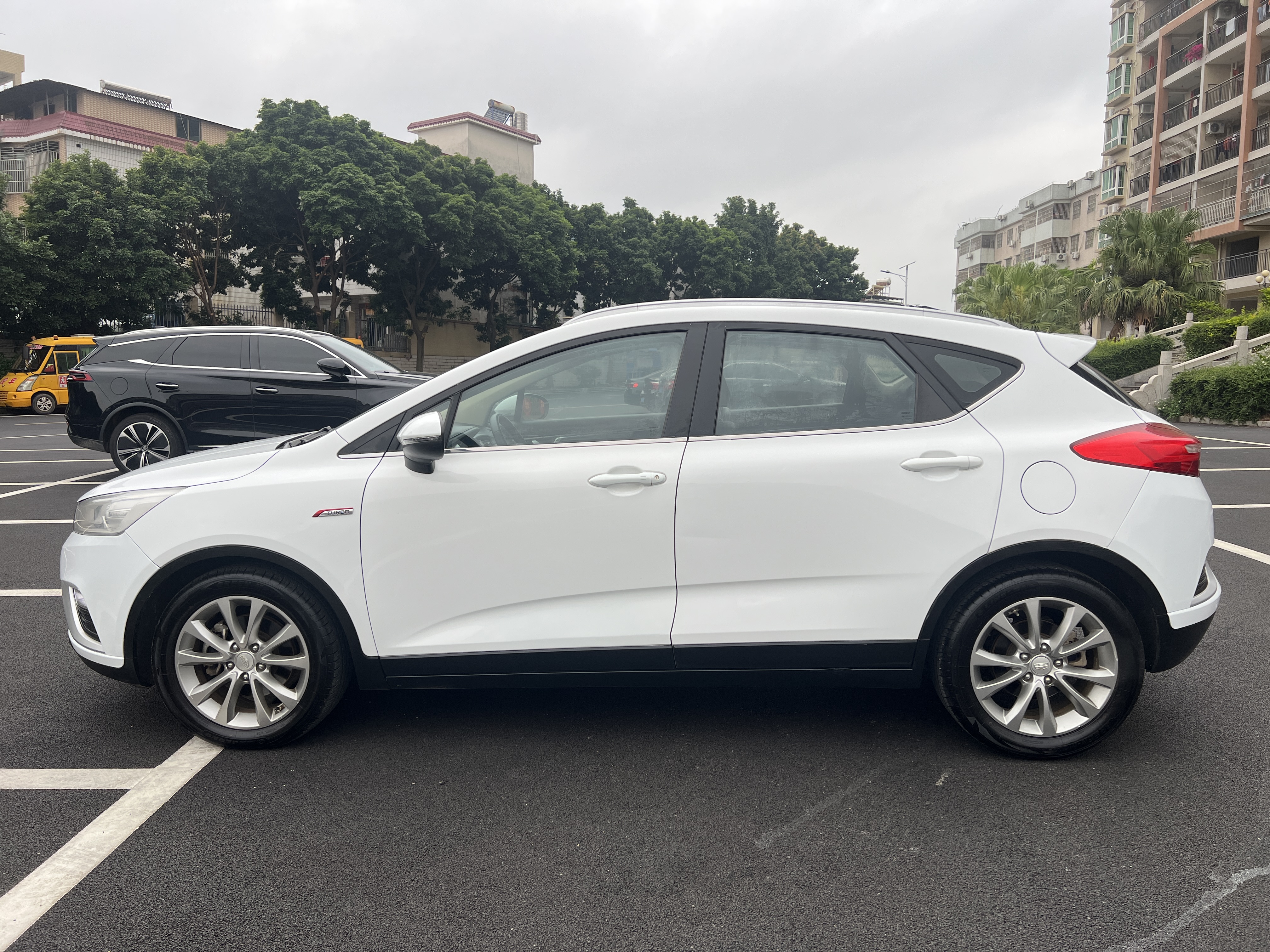 Emgrand GS 2016 #4 Emgrand GS 2016 car image #4