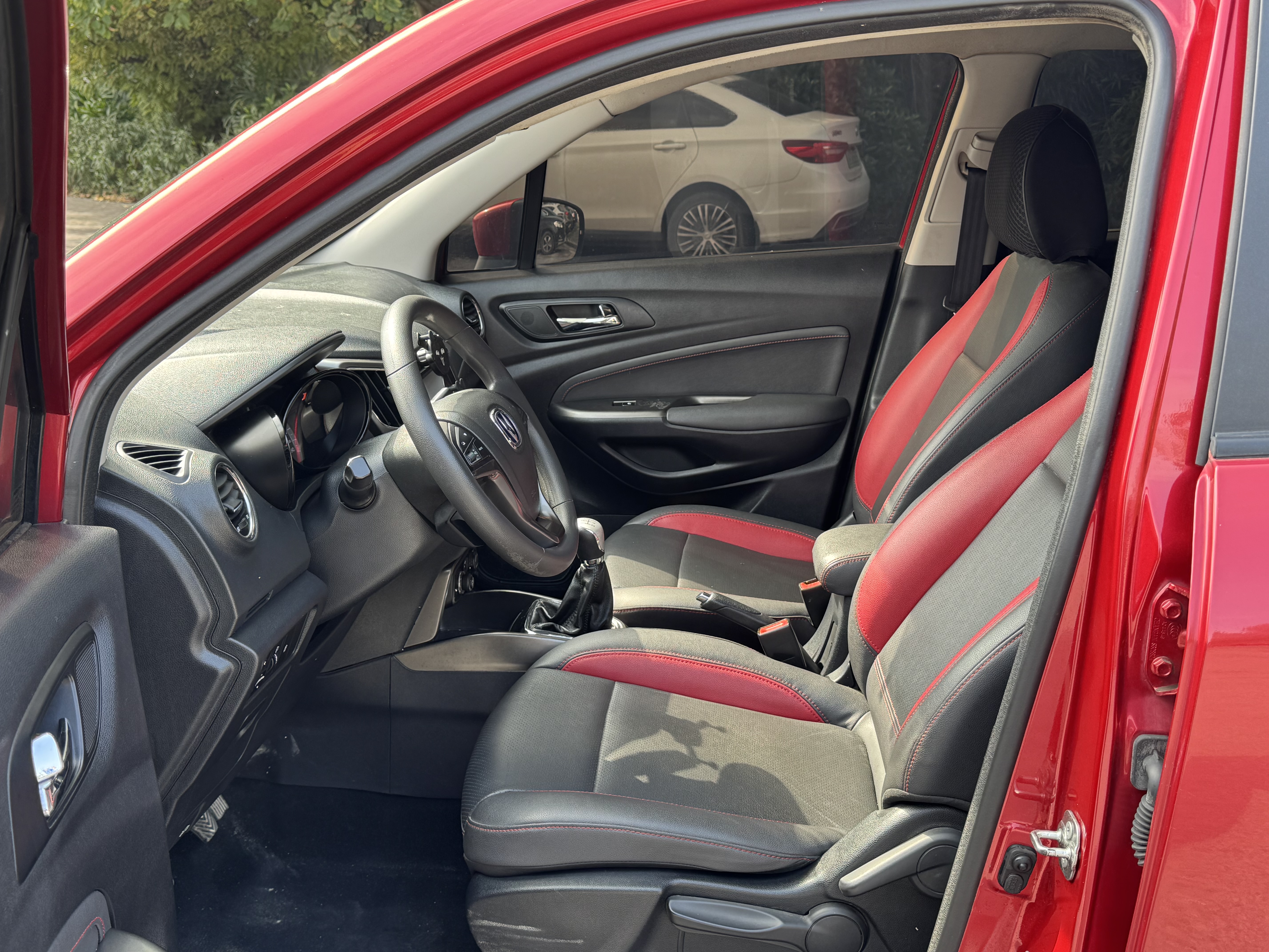 Changan CS15 2017 صورة سيارة #4