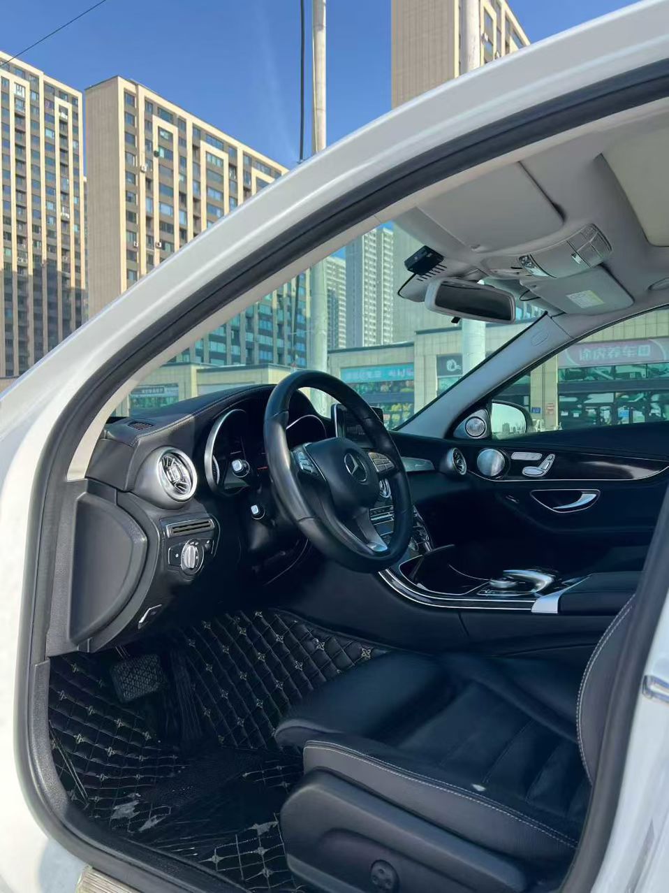 Mercedes-Benz C Class 2017 car image #4