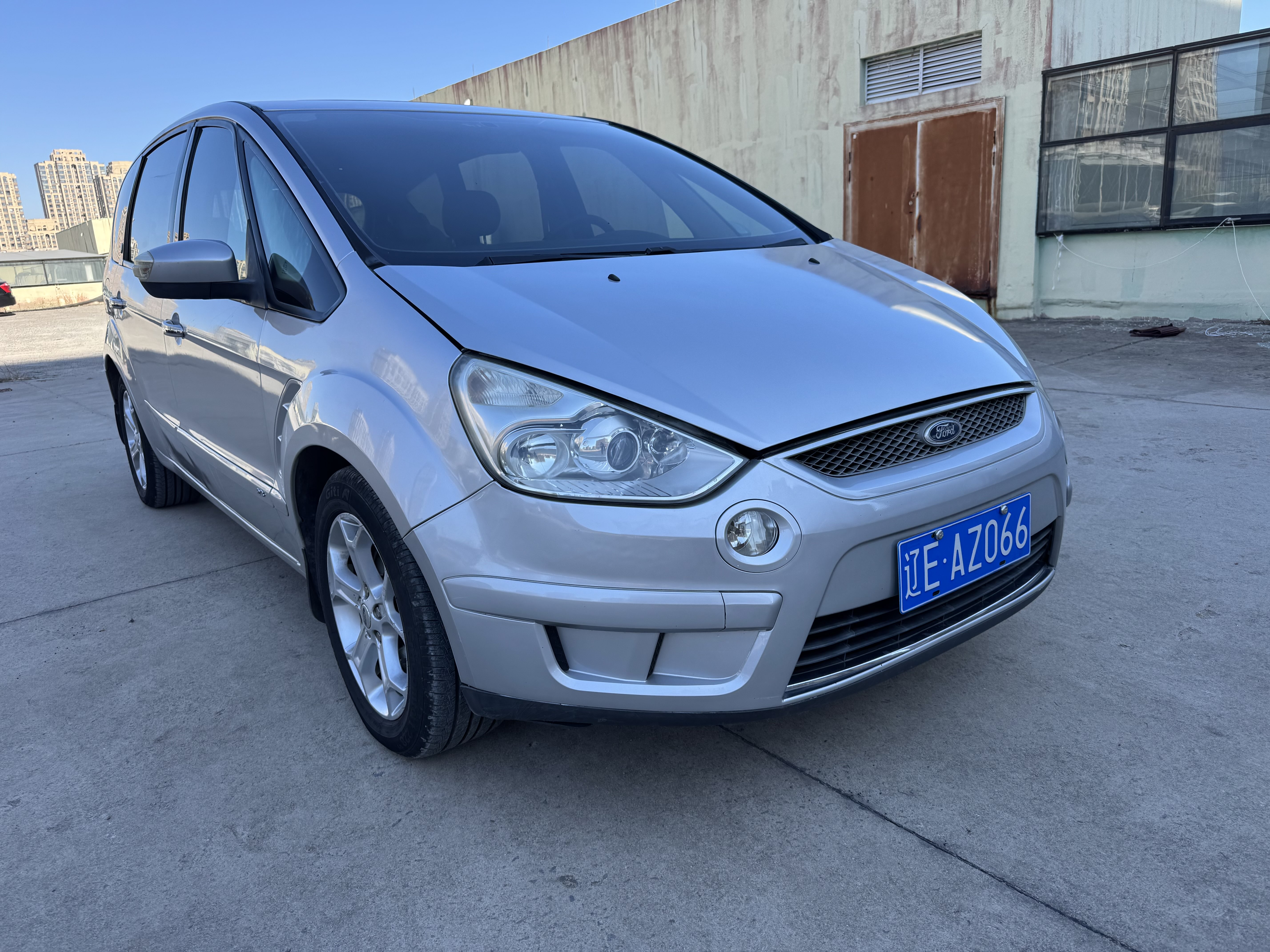 Ford S-MAX 2010 car image #4