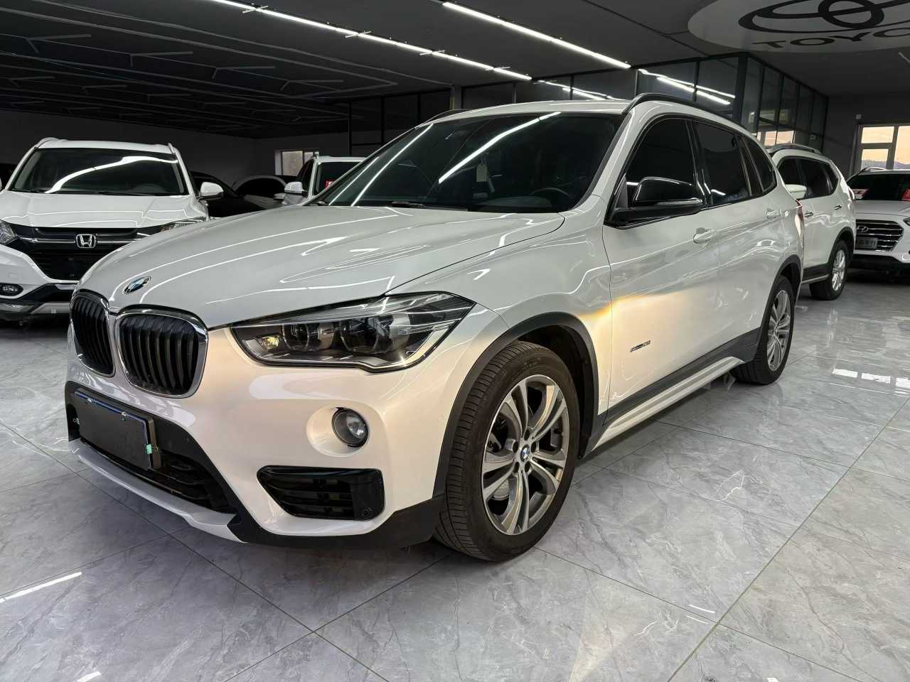 BMW X1 M35Li 2017 #4 BMW X1 M35Li 2017 car image #4
