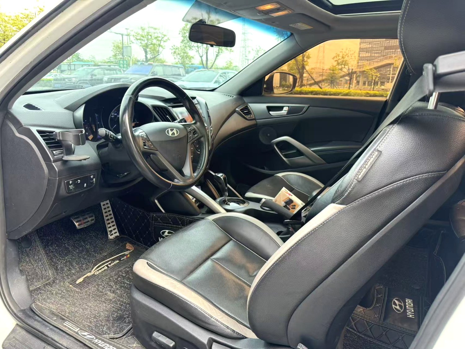 Hyundai Veloster 2013 #4 Hyundai Veloster 2013 car image #4