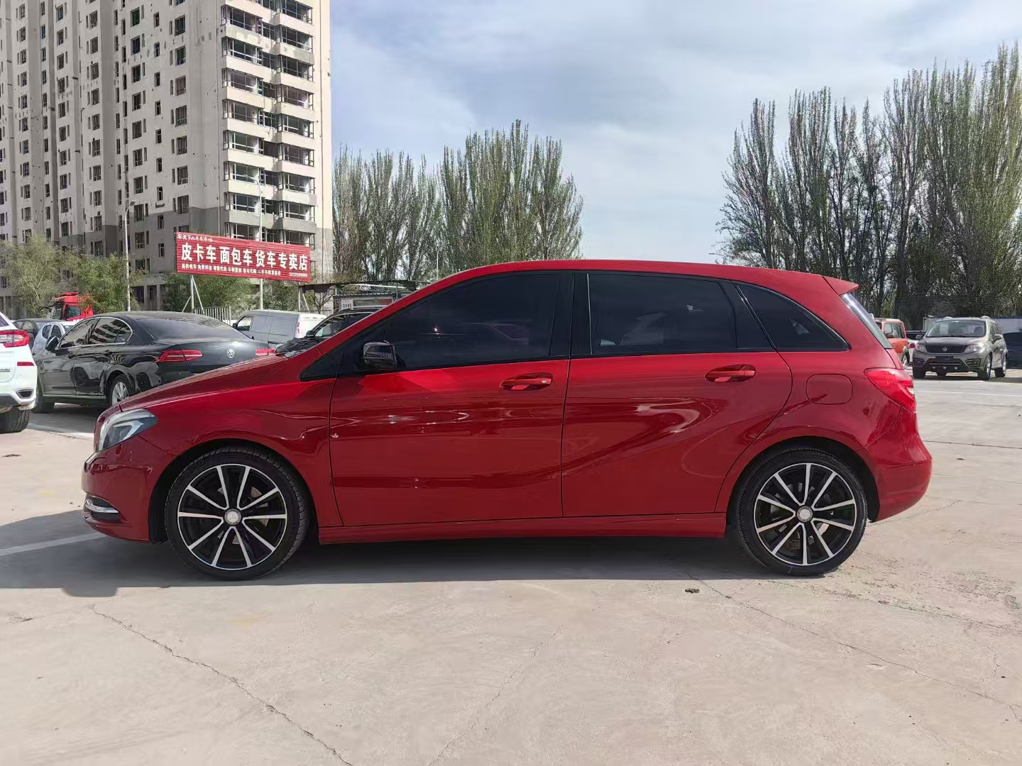Mercedes-Benz B Class 2013 car image #4