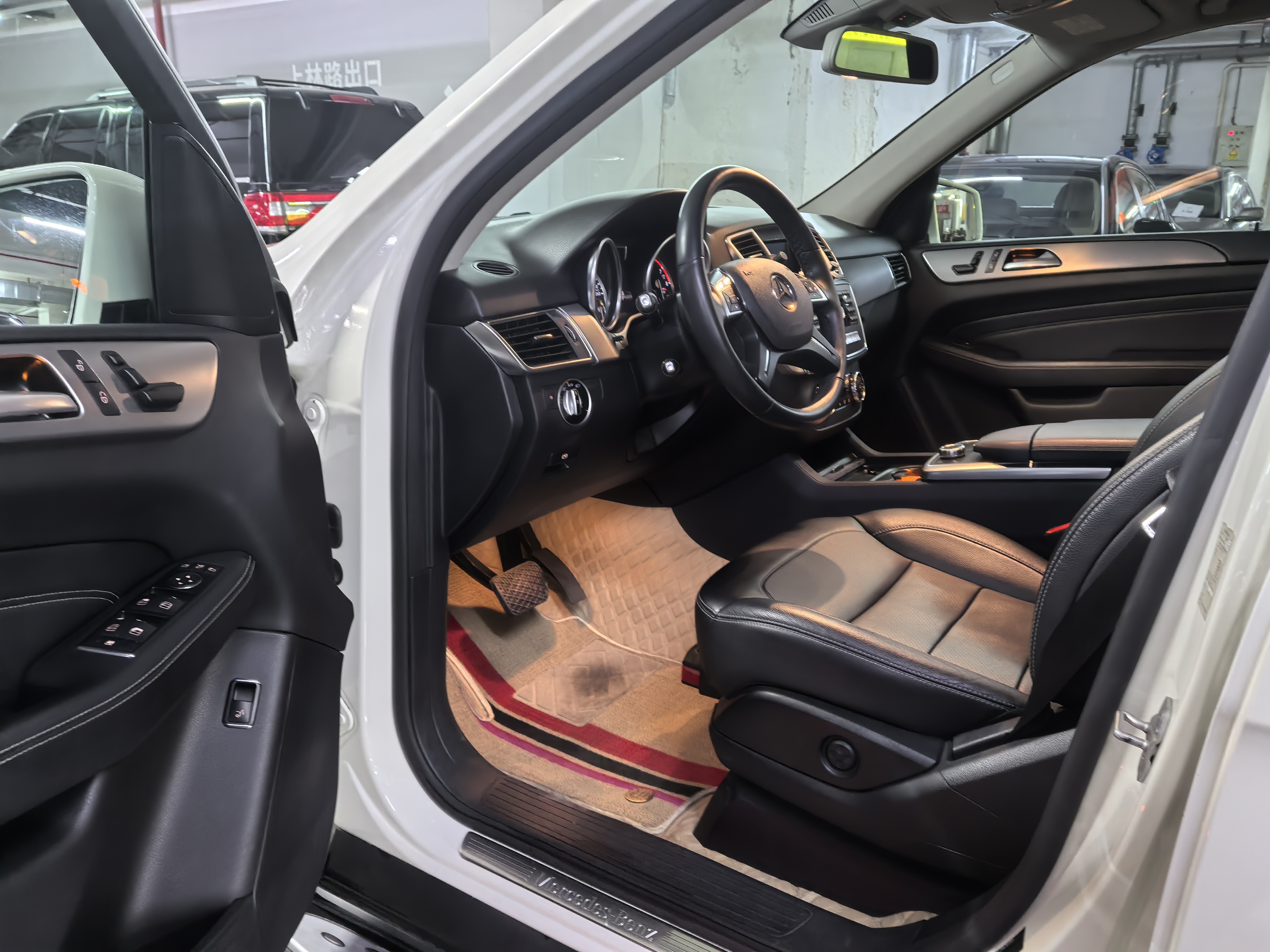 Mercedes-Benz M Class 2013 car image #4