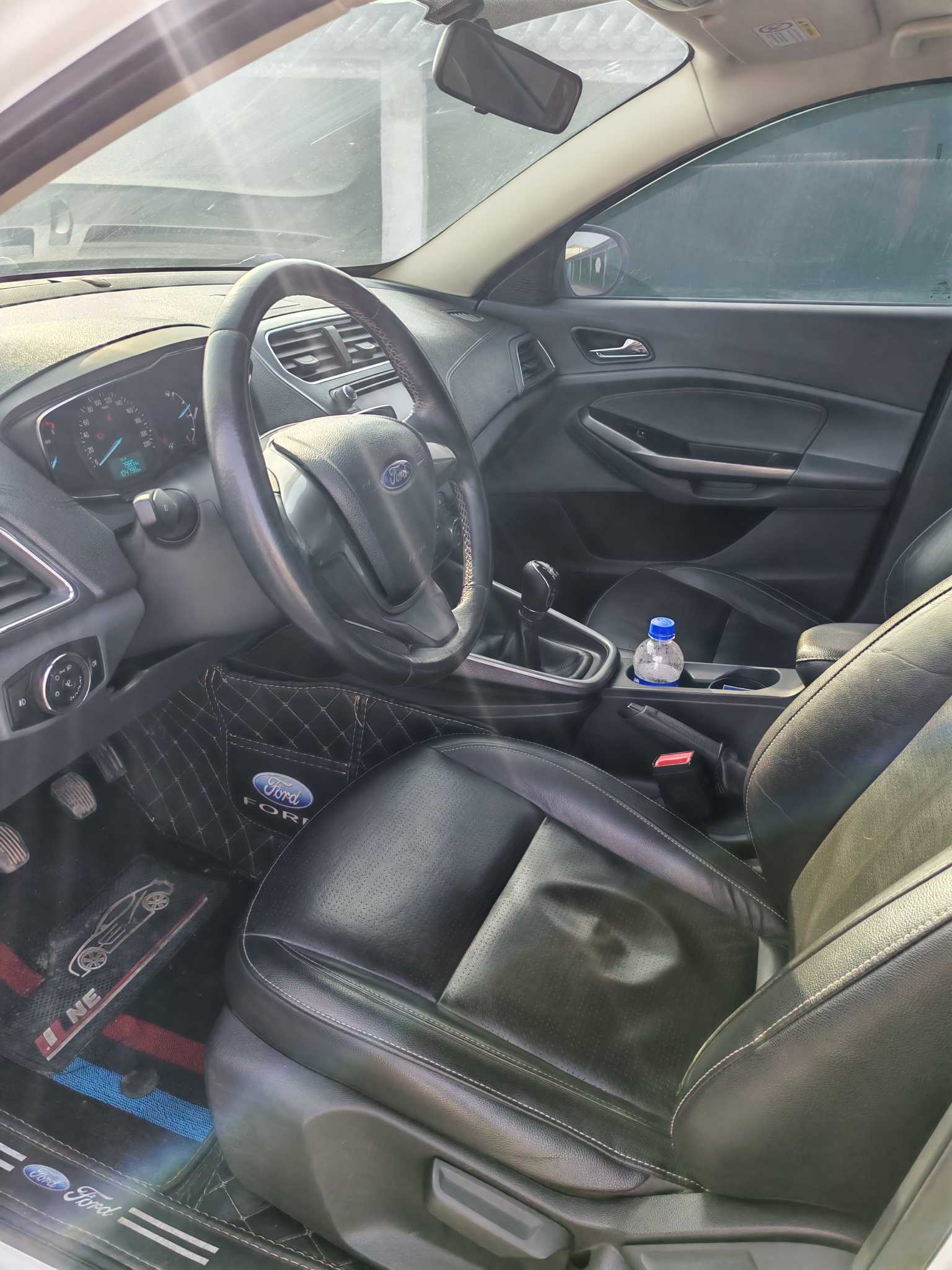 Ford Escort 2015 imagem de carro #4