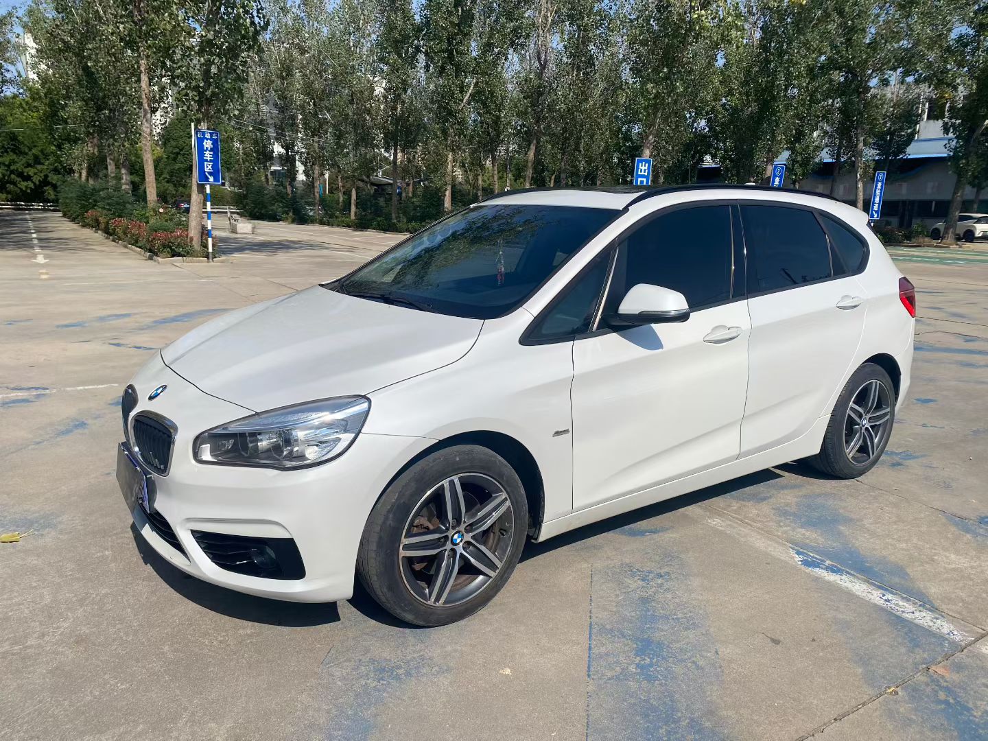 BMW 2 Series Tourer (Imported) 2016 #4 BMW 2 Series Tourer (Imported) 2016 car image #4