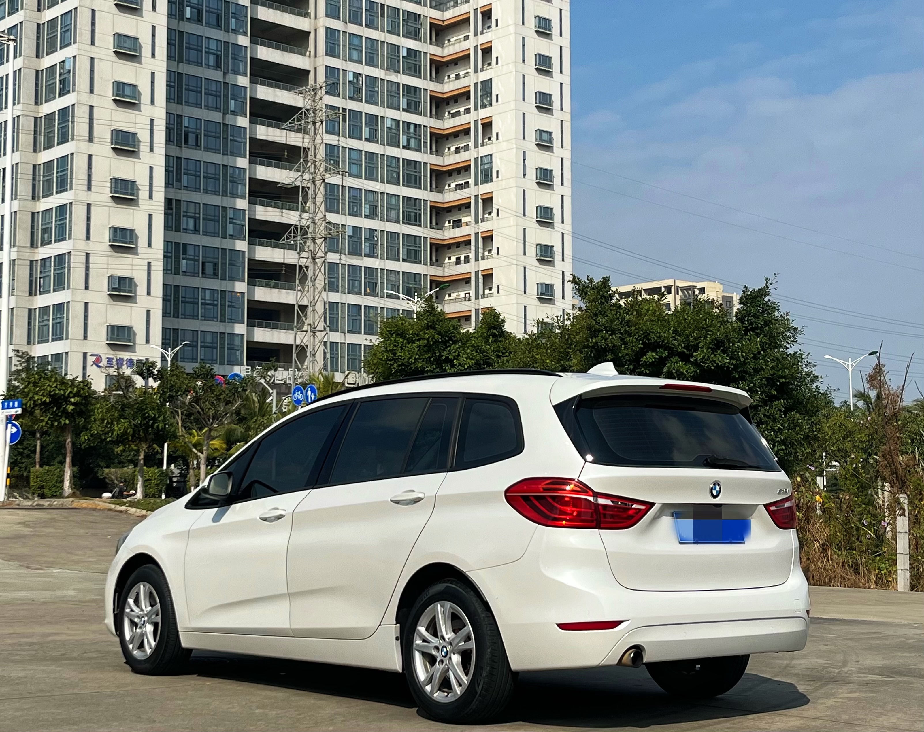 BMW 2 Series Tourer (Imported) 2015 immagine di auto #4