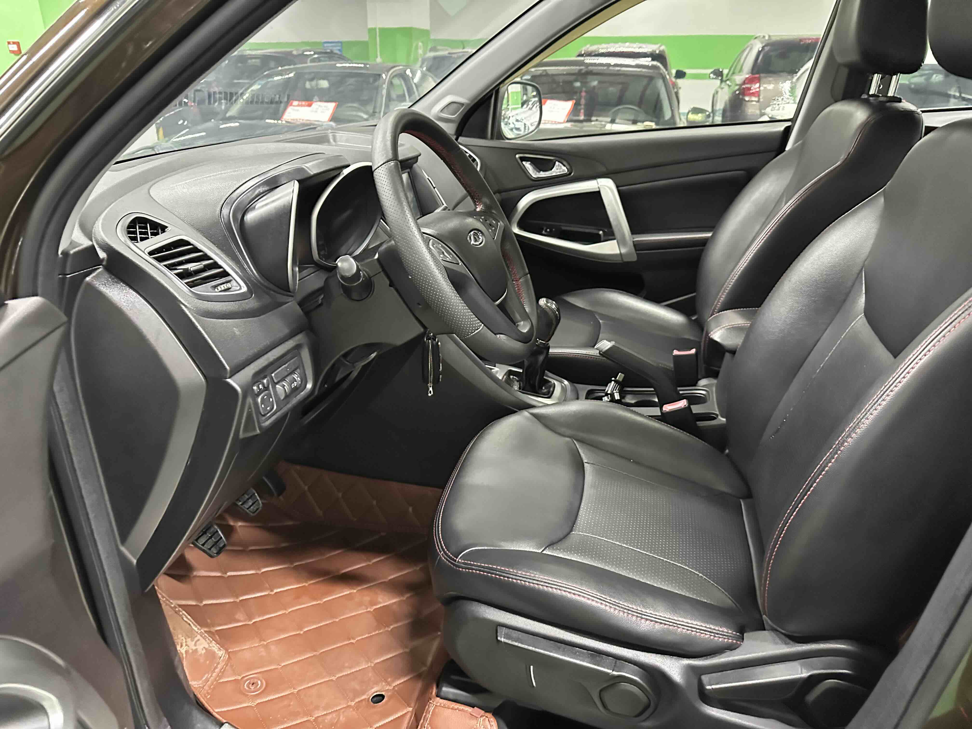 Tiggo 5 2015 #4 Tiggo 5 2015 car image #4