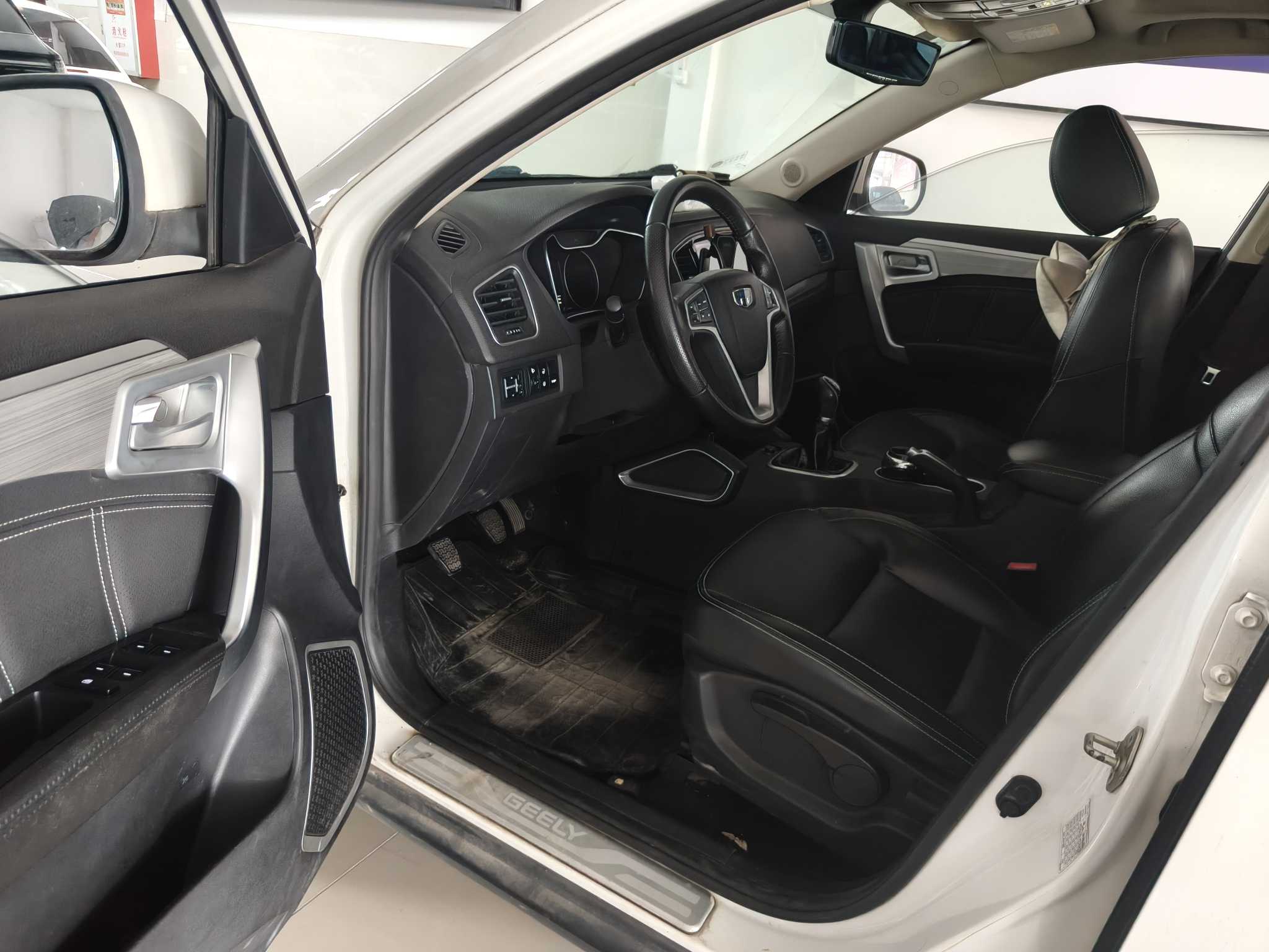 GEELY Vision X6 2017 immagine di auto #4