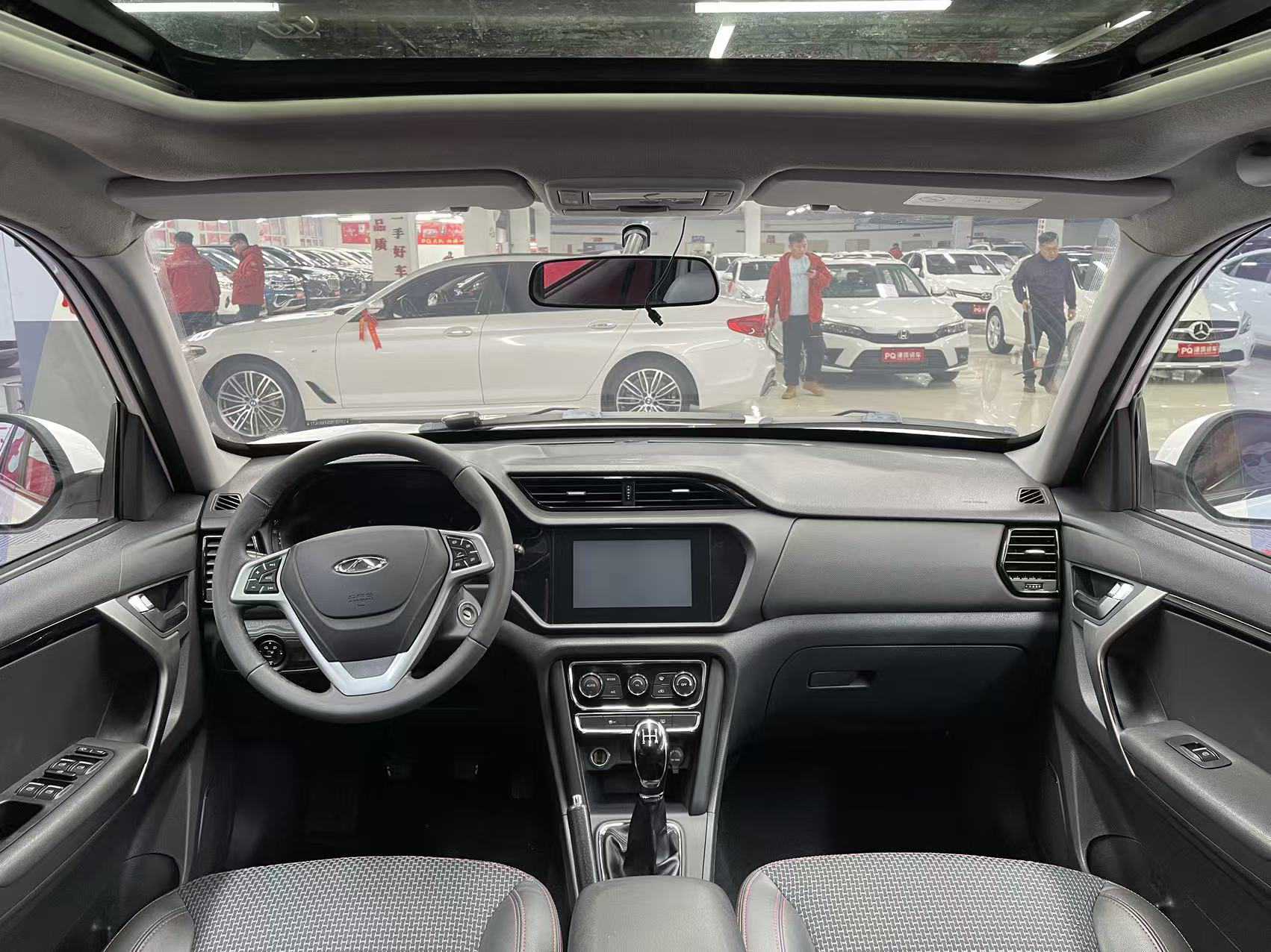 Tiggo 3 2017 #4 Tiggo 3 2017 car image #4
