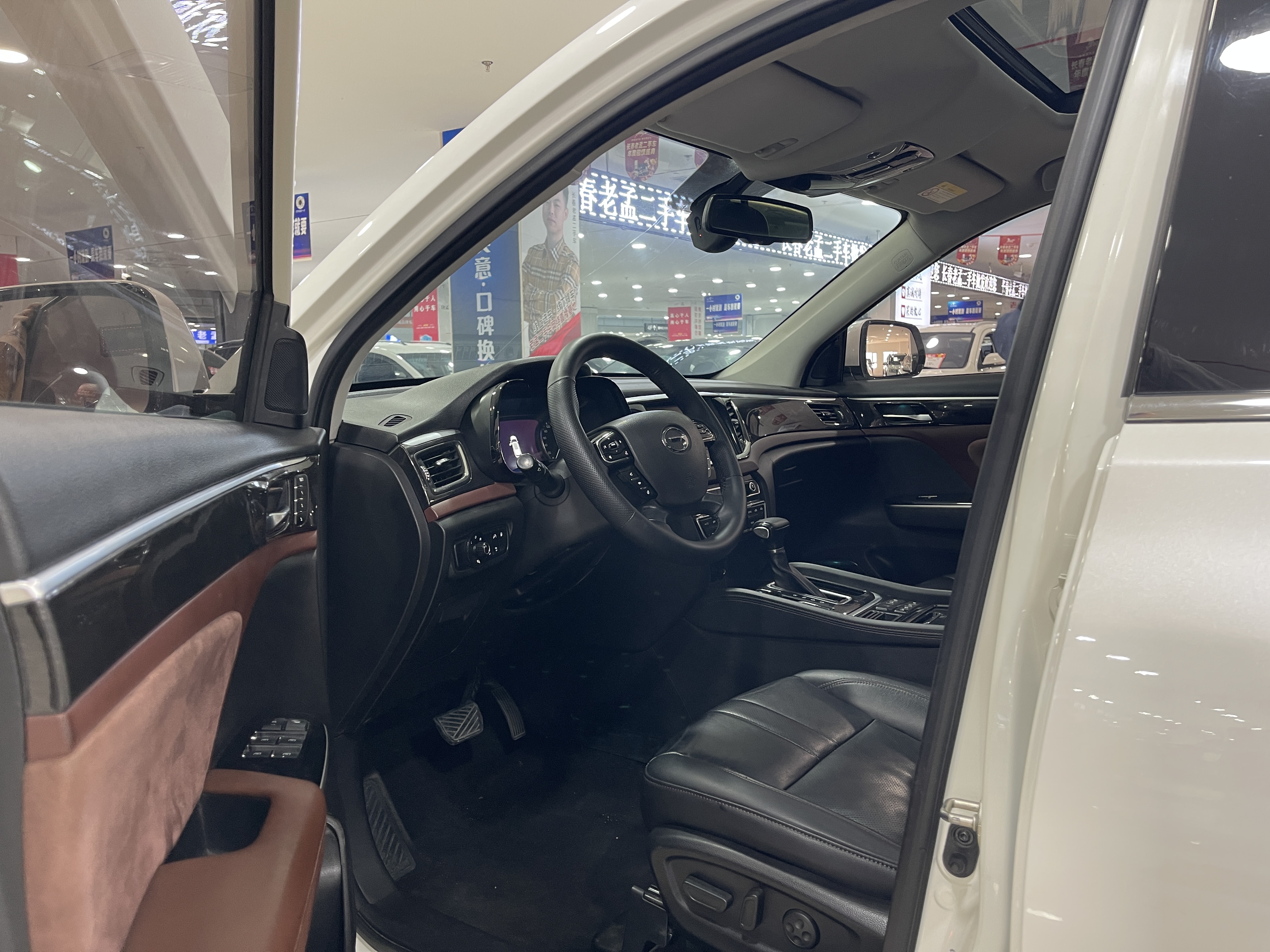 GAC Trumpchi GS8 2017 car image #4