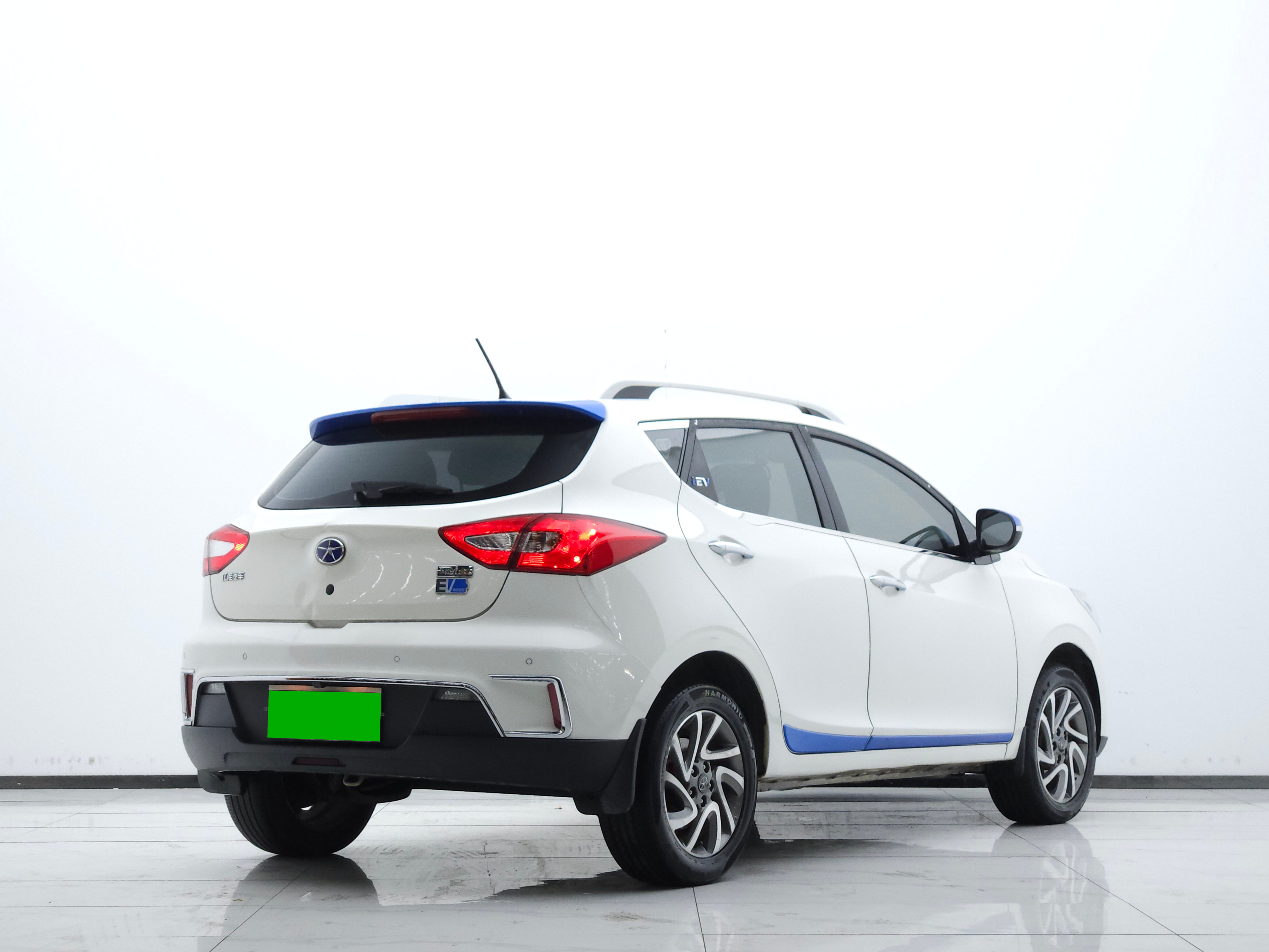 JAC 2016 car image #4