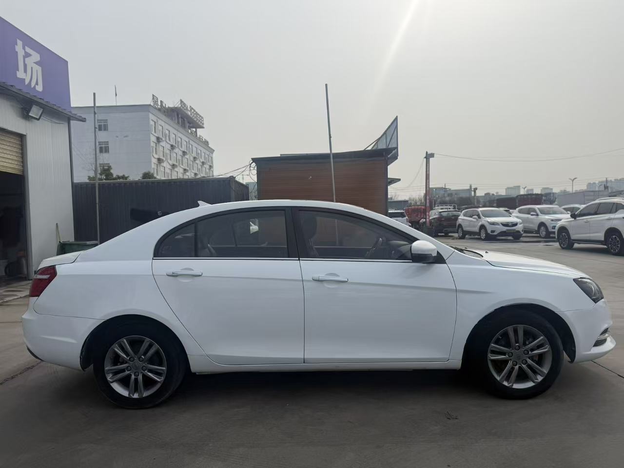 GEELY Emgrand 2017 #4 GEELY Emgrand 2017 car image #4