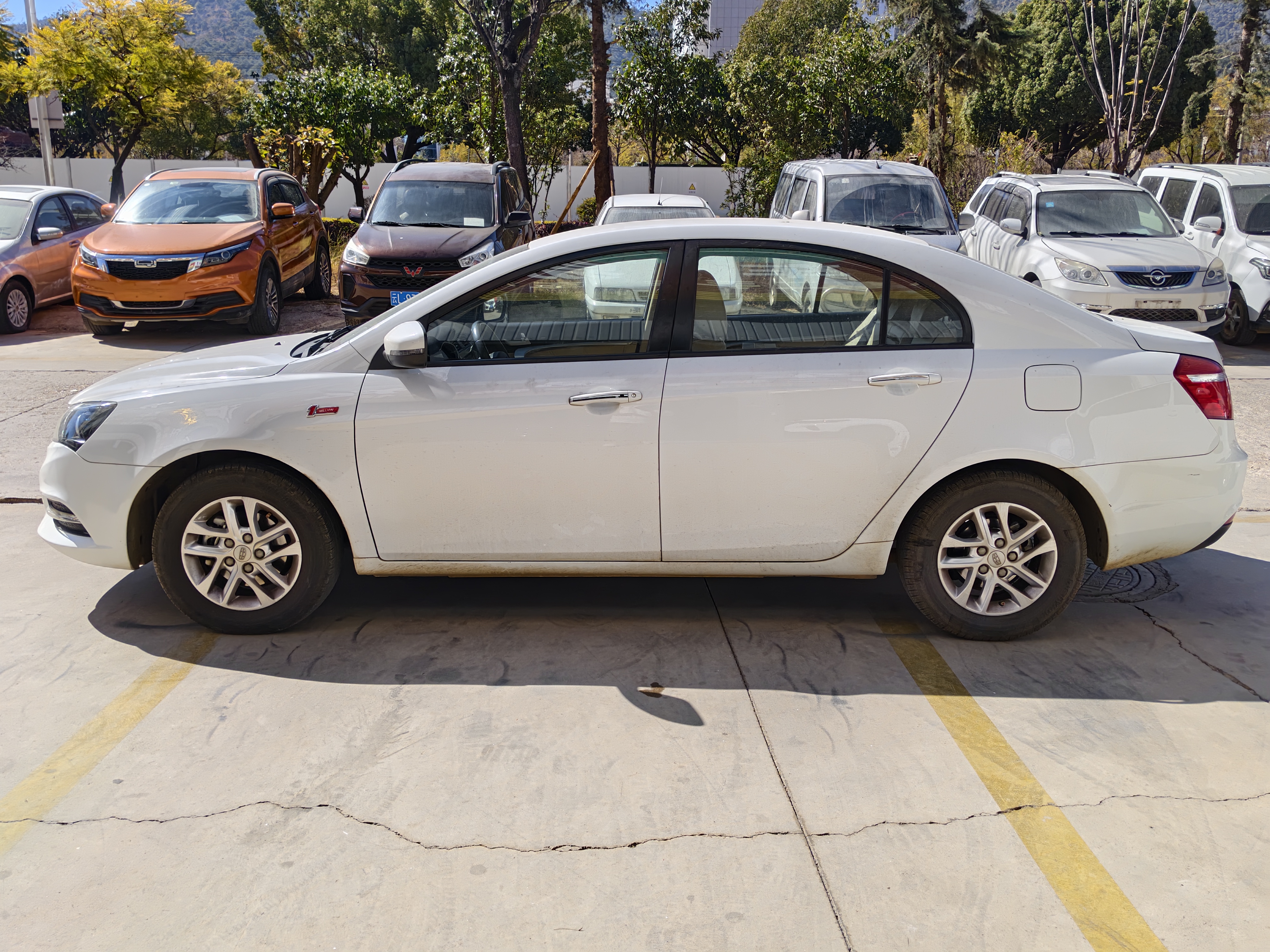 GEELY Emgrand 2017 car image #4