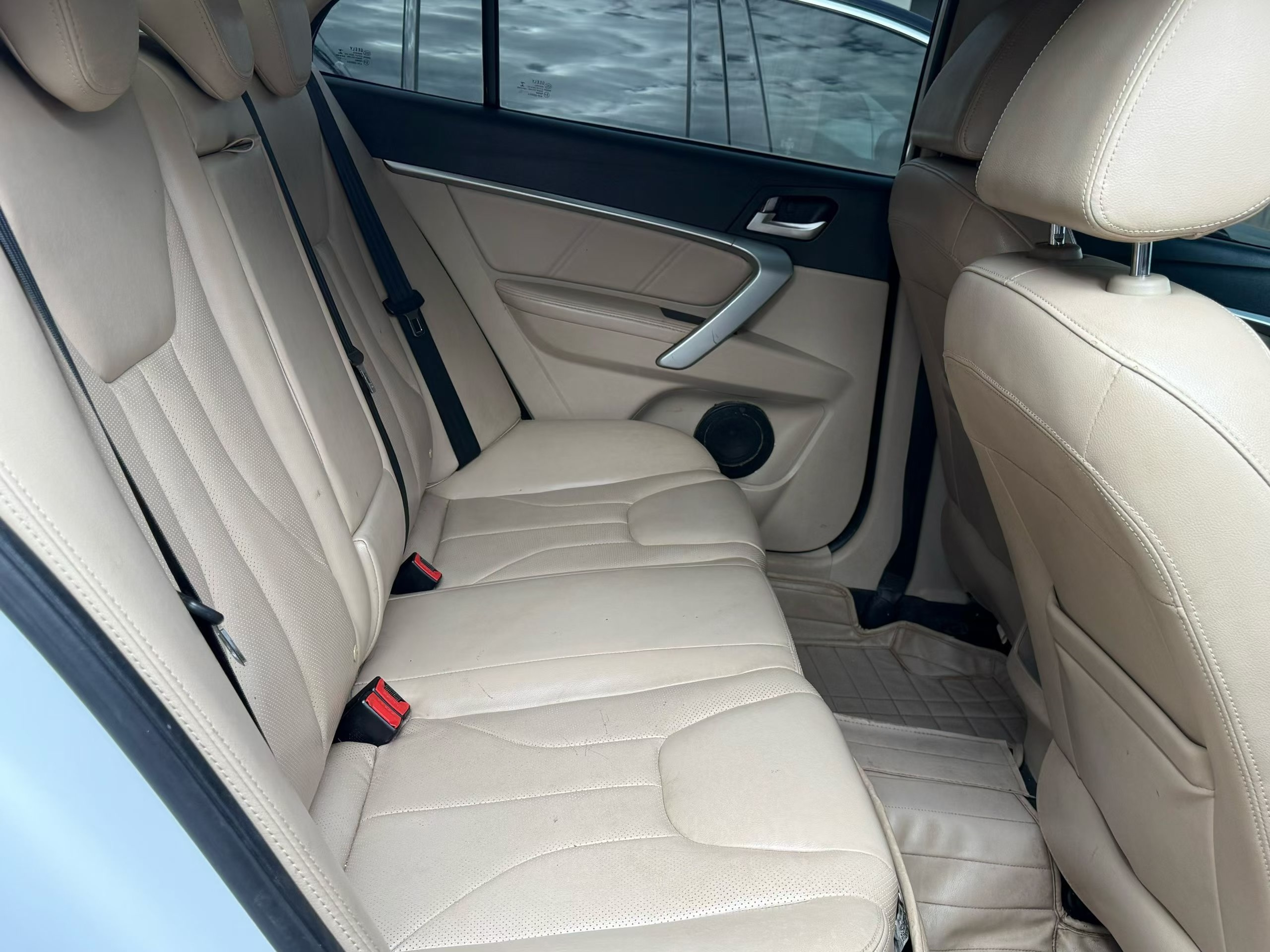 Emgrand 2017 car image #4