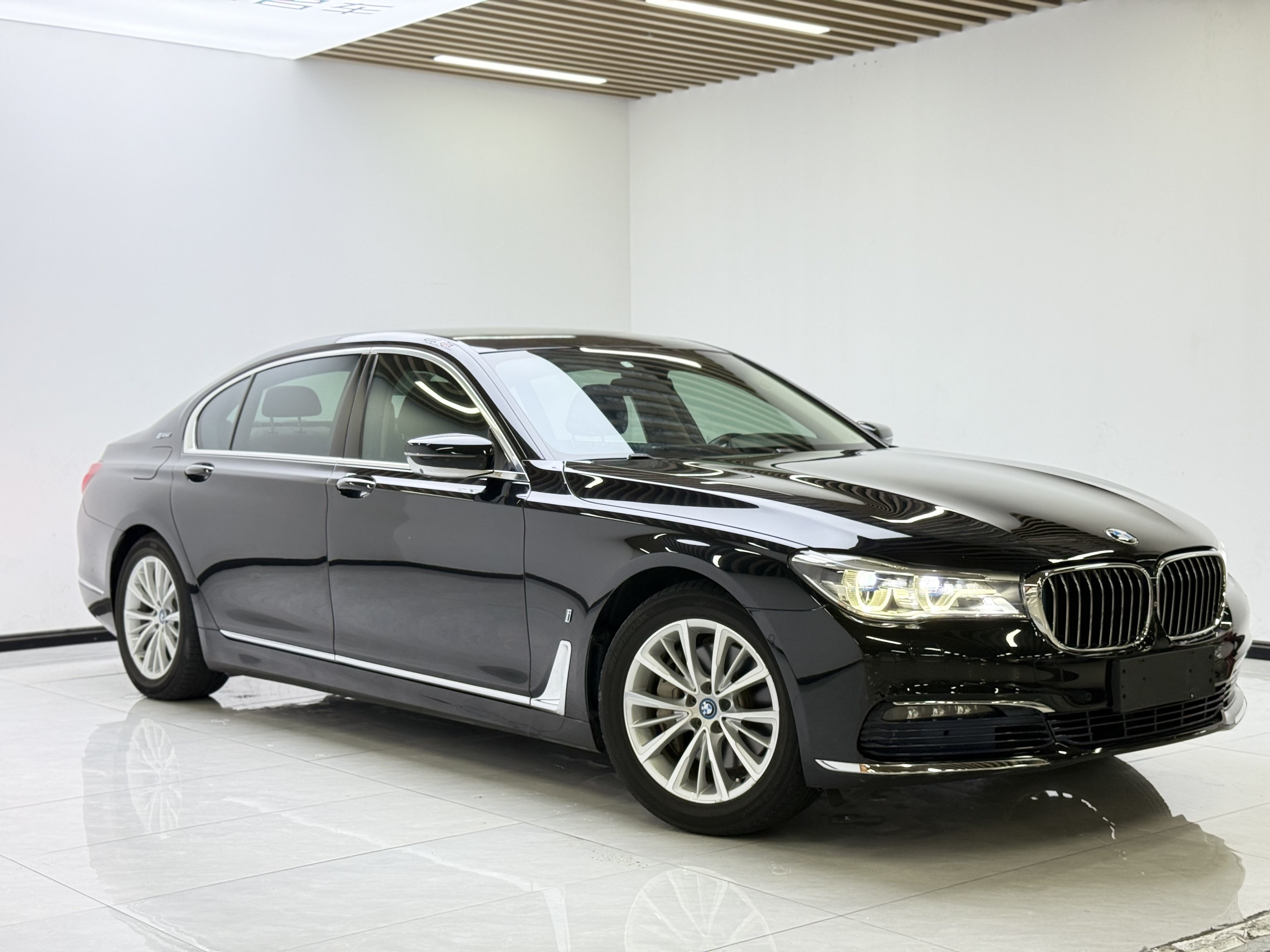 BMW 7 Series New Energy 2017 #4 BMW 7 Series New Energy 2017 car image #4