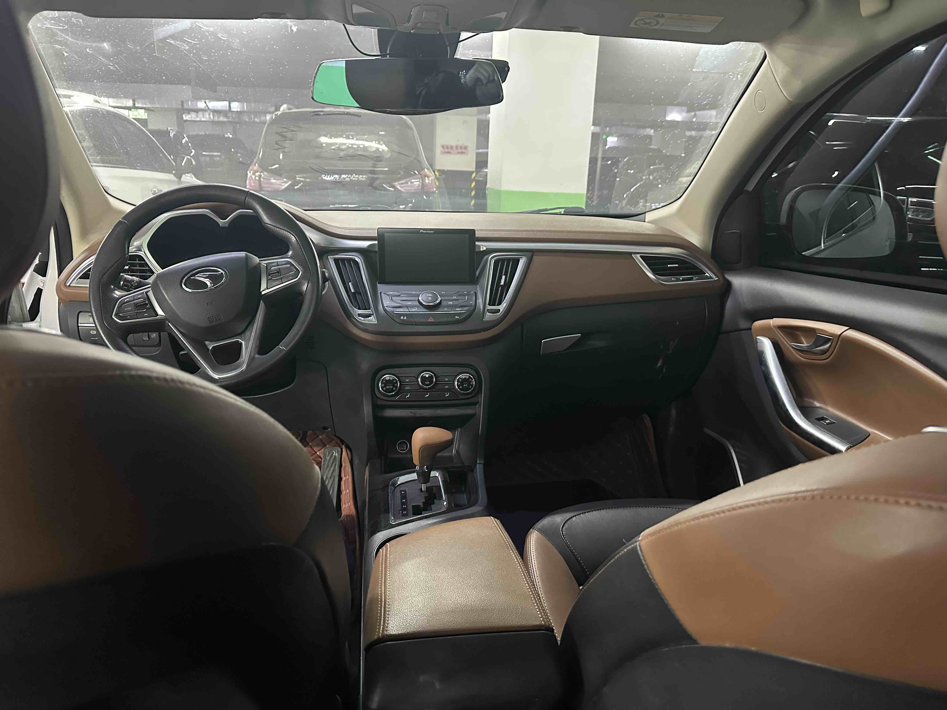 Soueast DX7 2016 car image #4