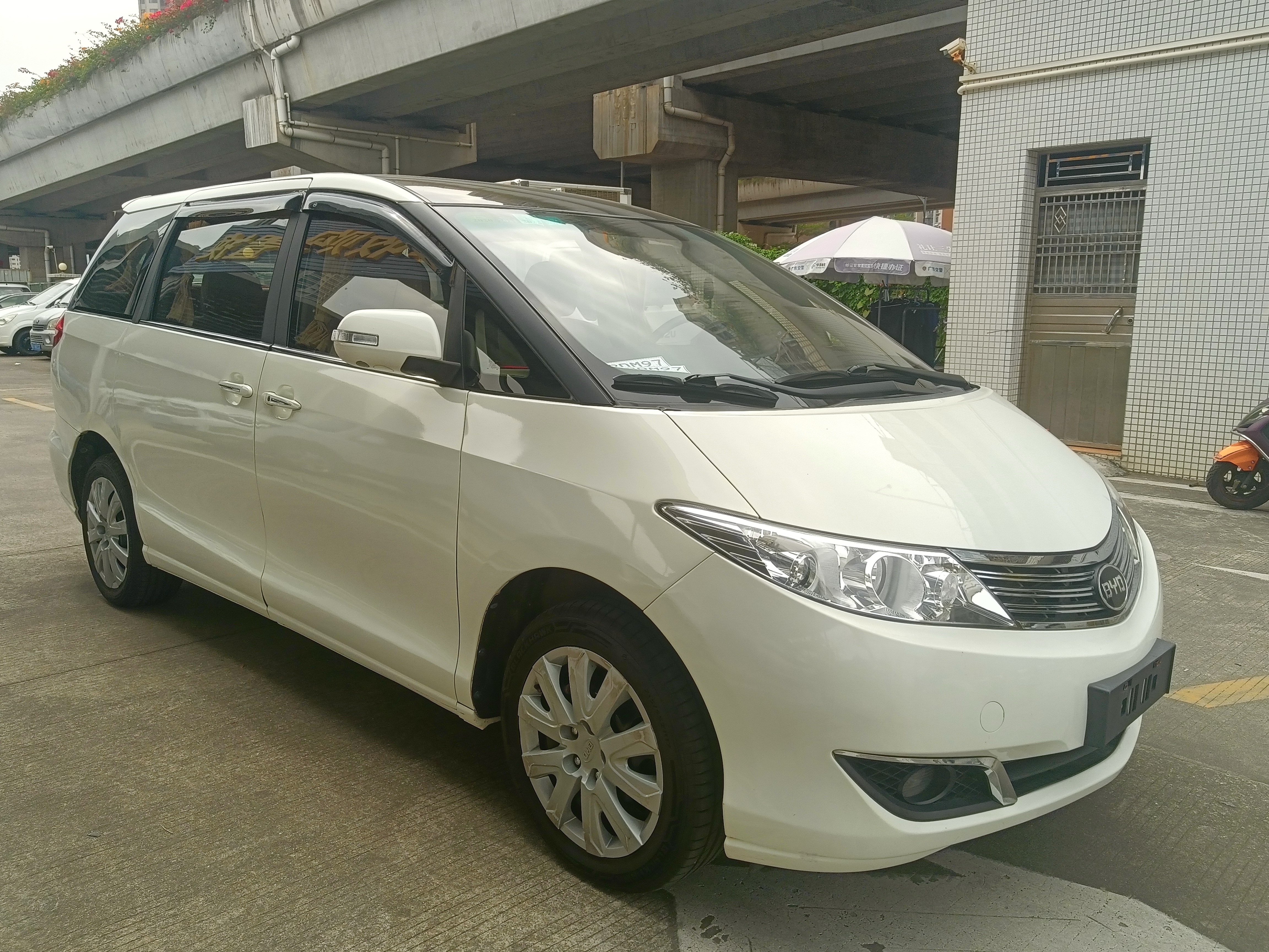 BYD M6 2013 #4 BYD M6 2013 car image #4