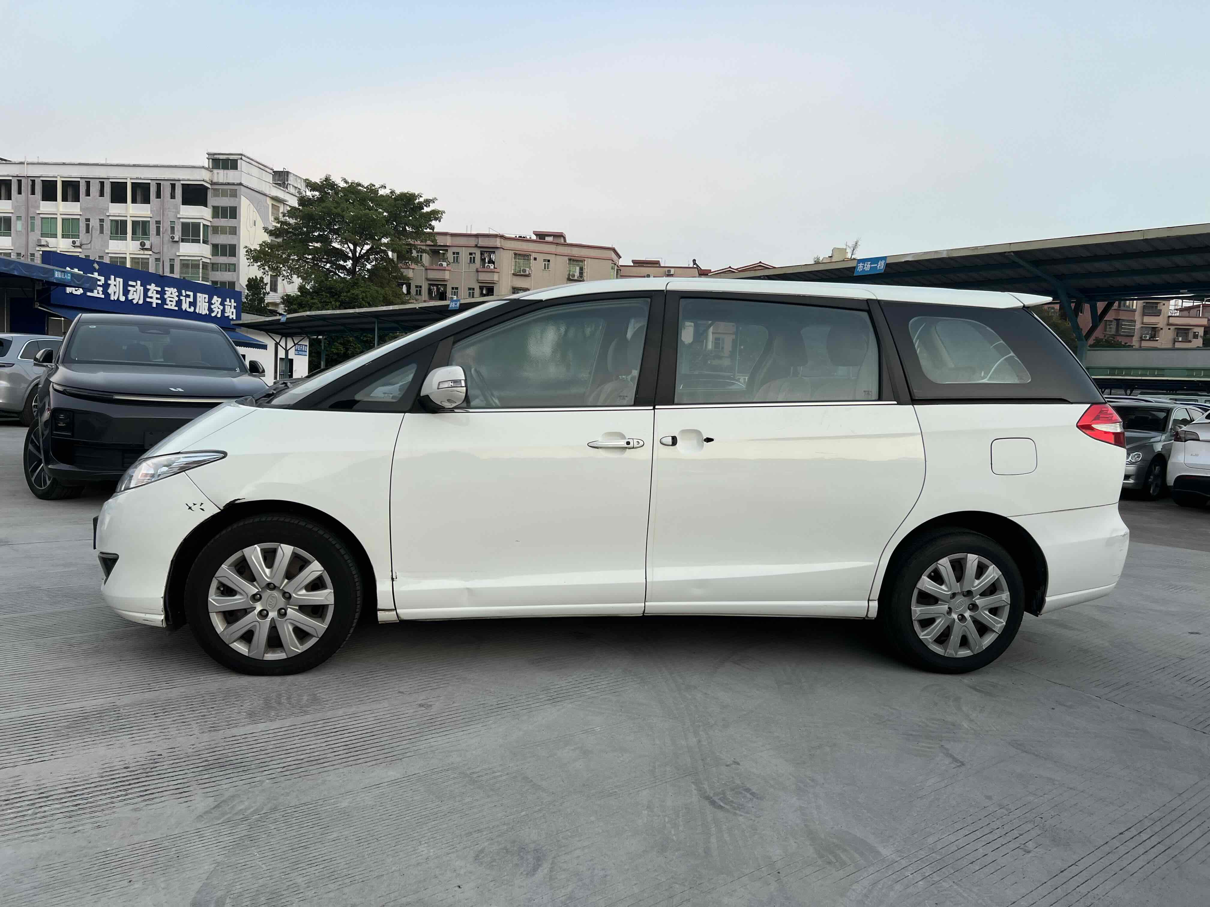 BYD M6 2014 car image #4