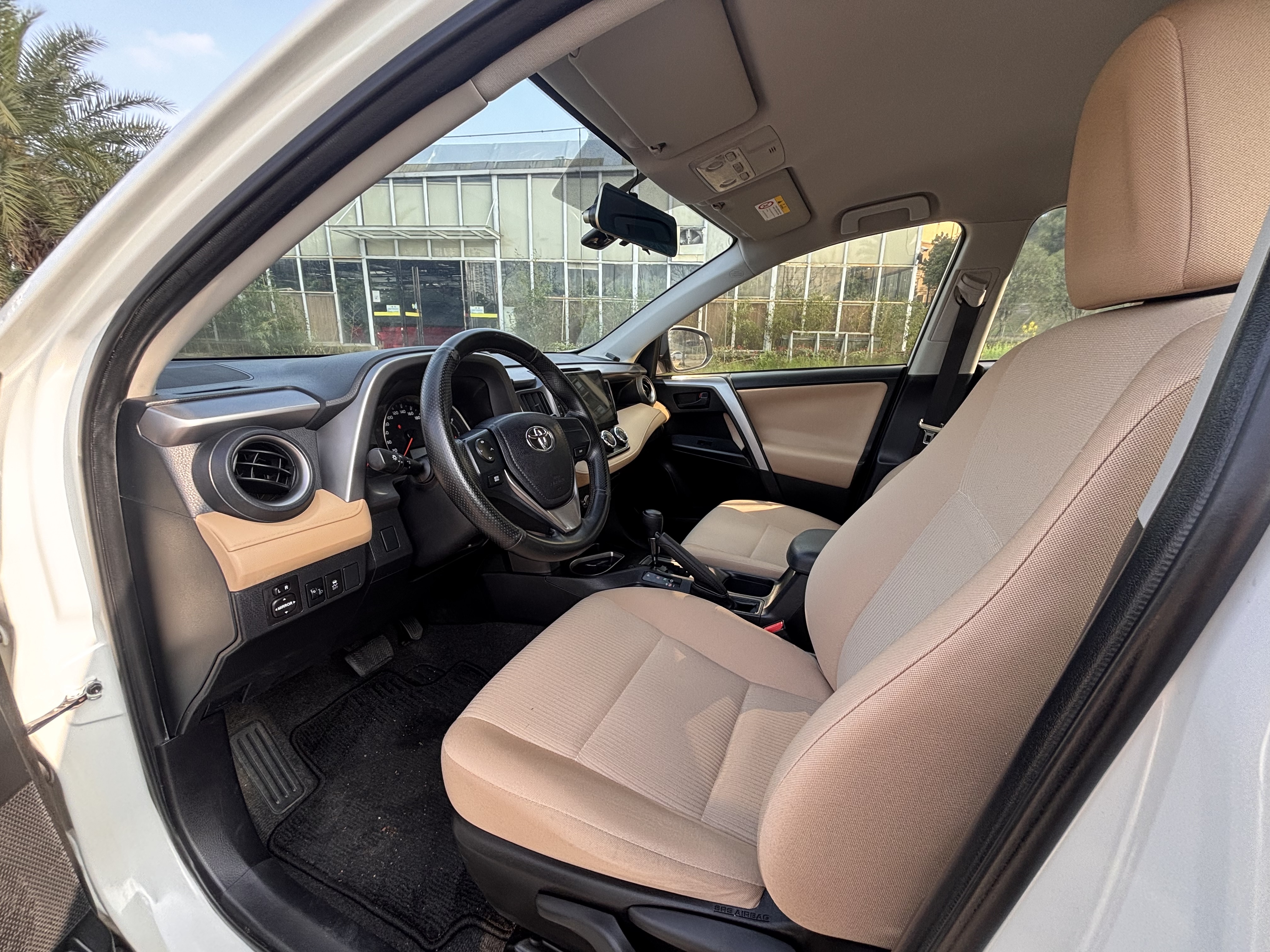 Toyota RAV4 2018 car image #4