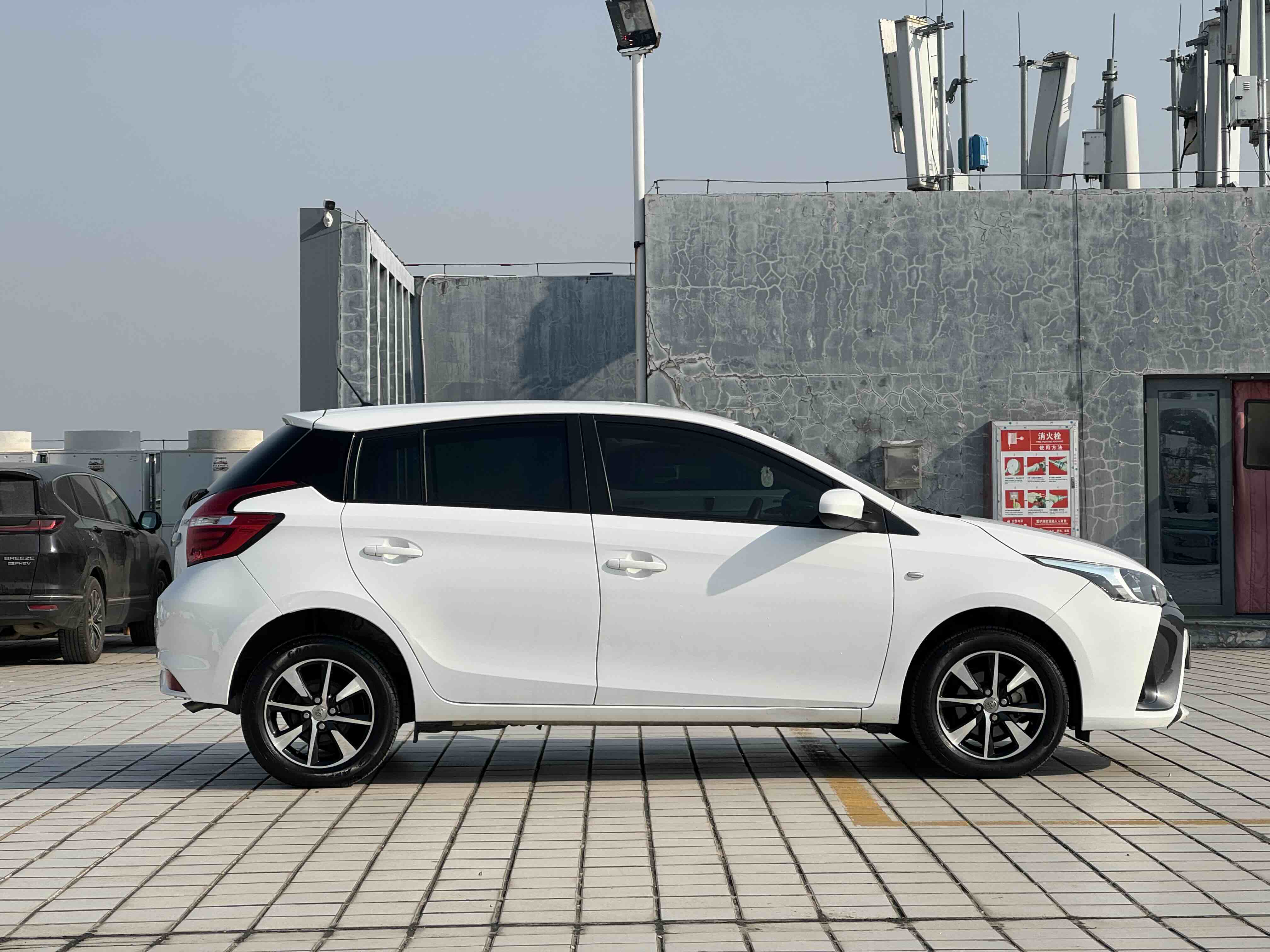 Yaris L Zhixuan 2017 #4 Yaris L Zhixuan 2017 car image #4