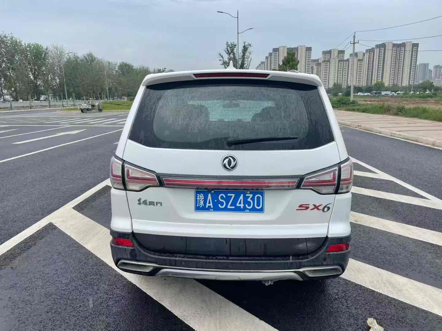 Forthing SX6 2016 #4 Forthing SX6 2016 car image #4