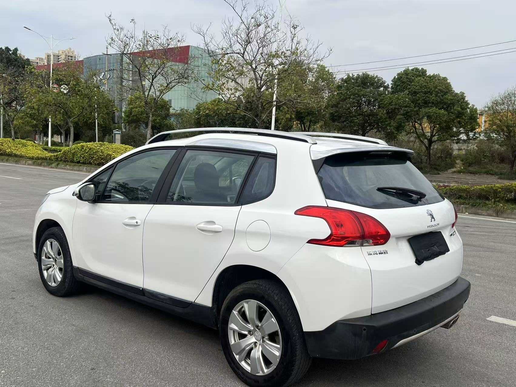 Peugeot 2008 2016 car image #4