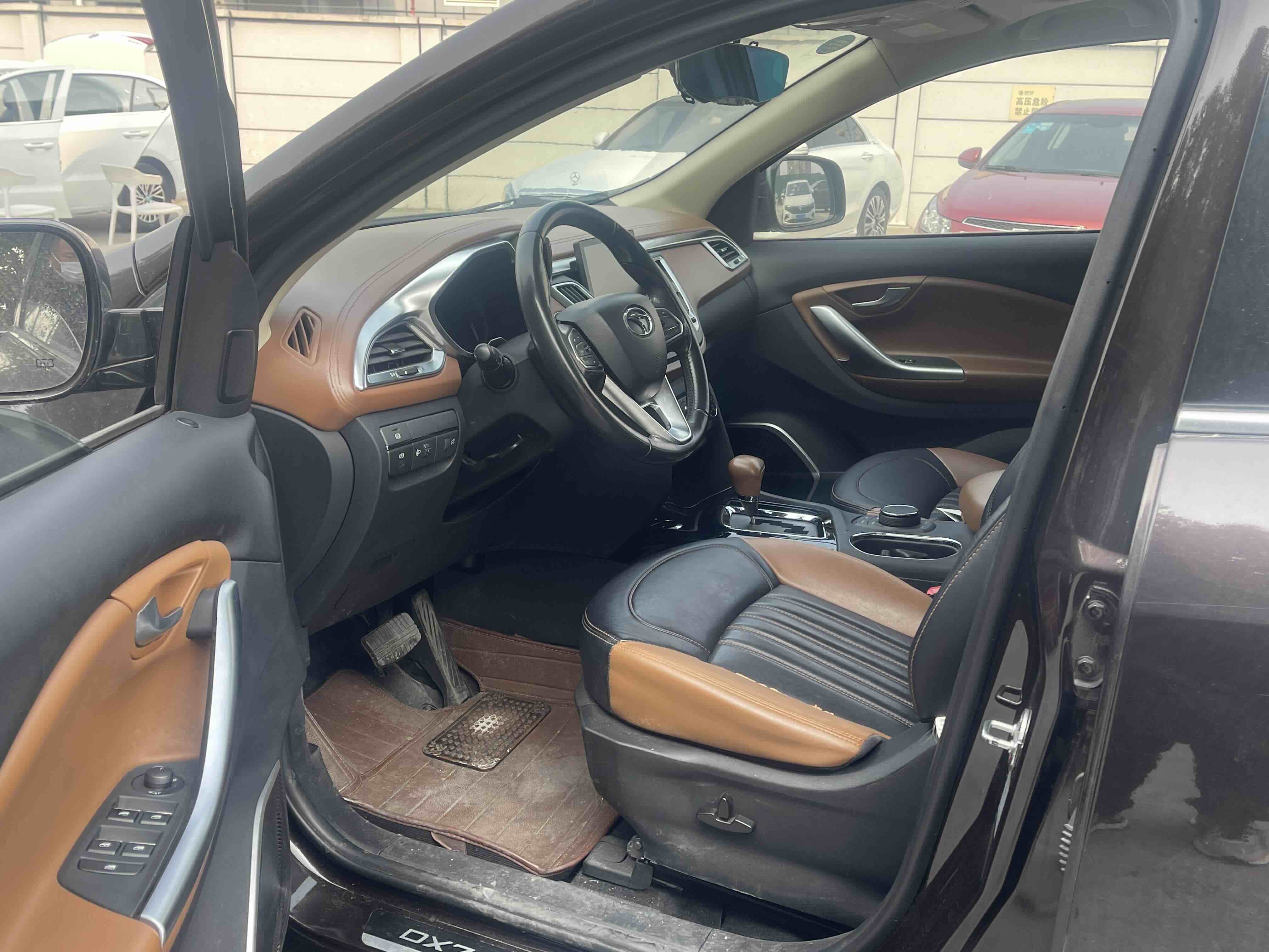 Soueast DX7 2016 car image #4