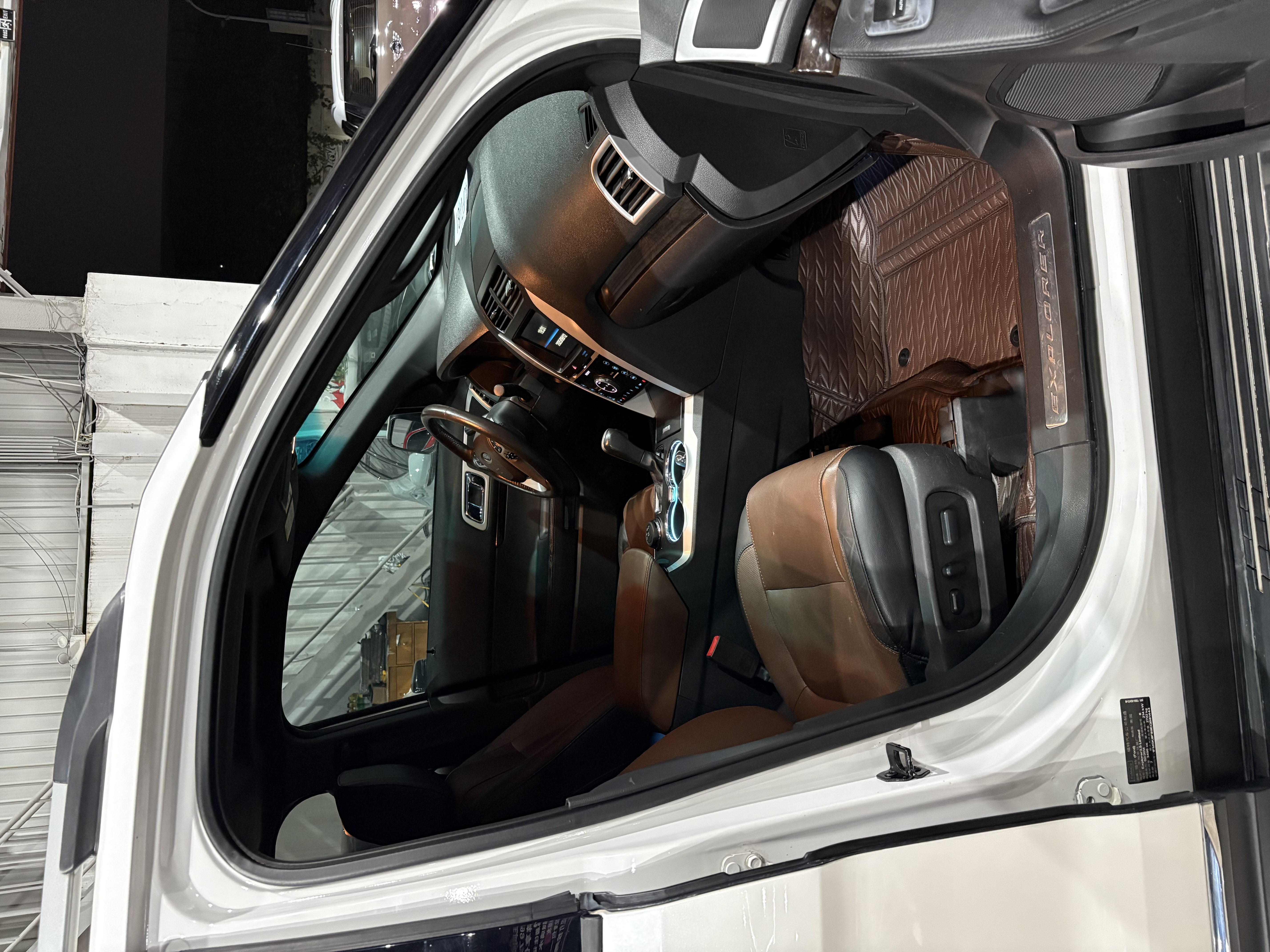 Ford Explorer (Imported) 2014 #4 Ford Explorer (Imported) 2014 car image #4