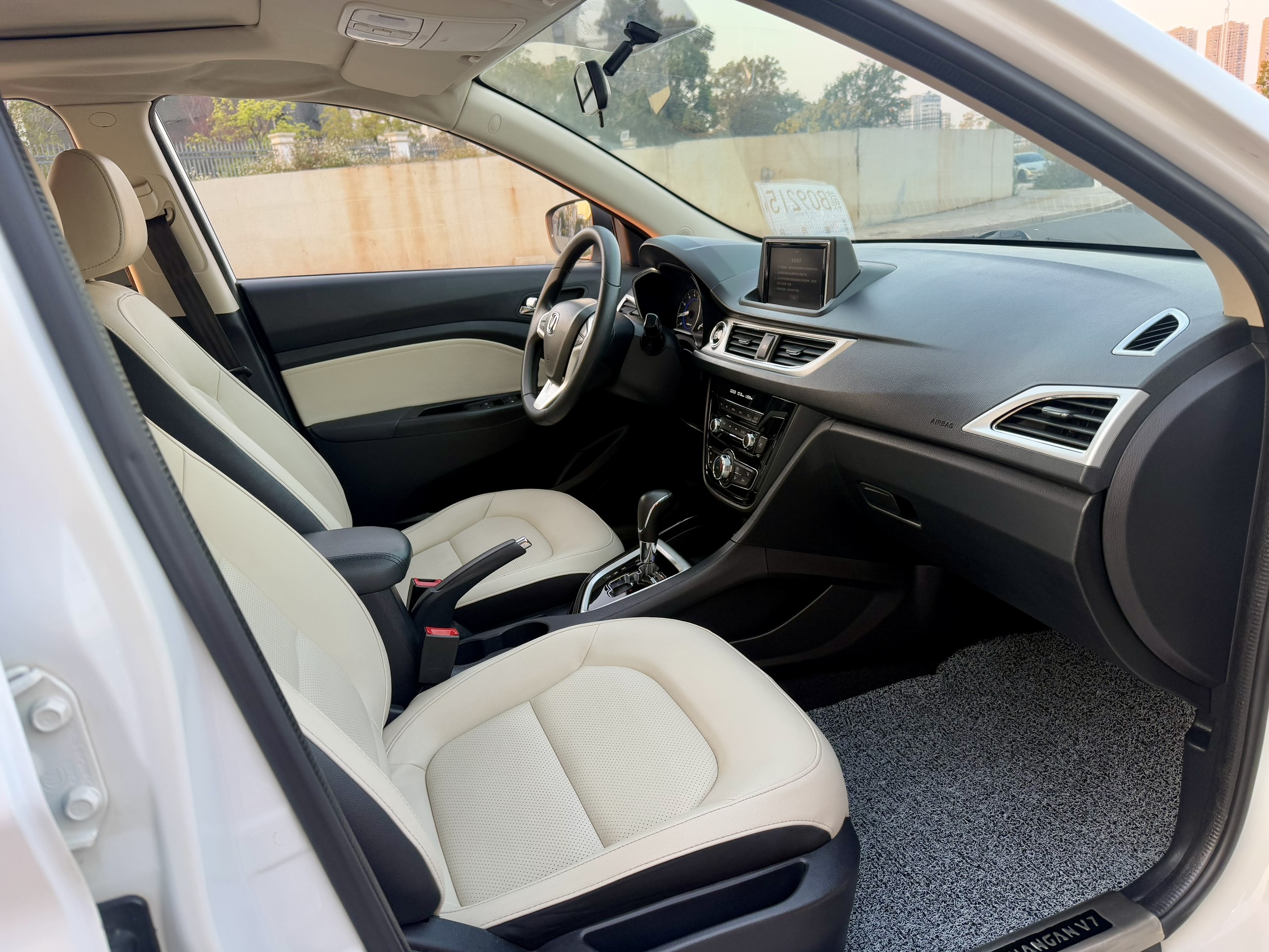 Changan Alsvin V7 2016 car image #4