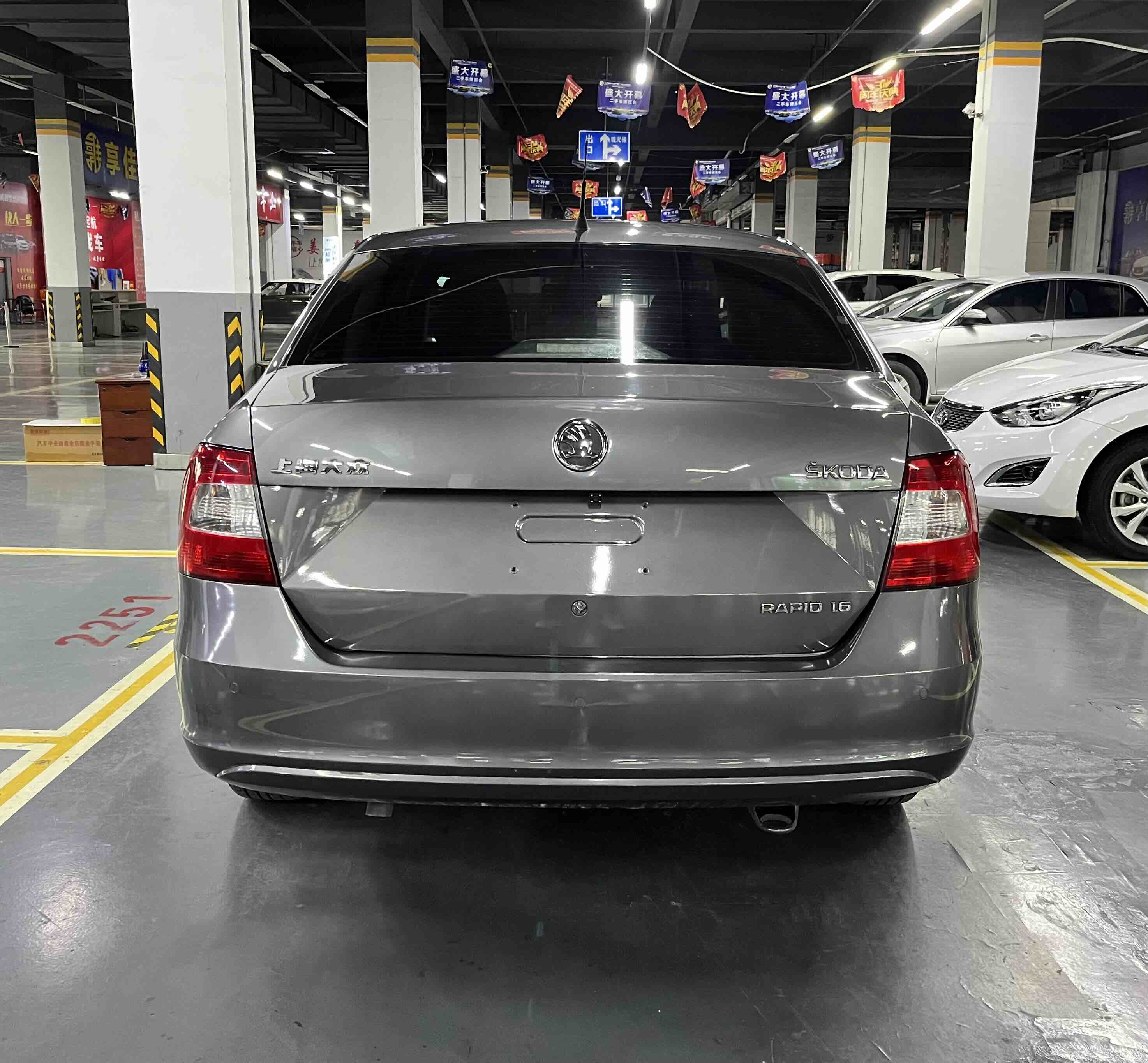 Skoda Rapid 2014 car image #4