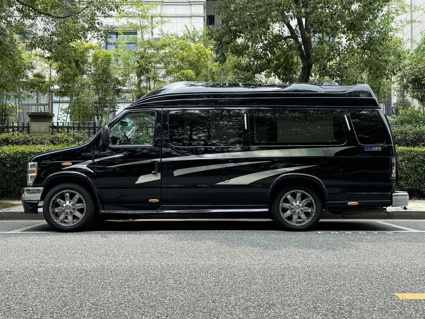 Ford E350 2016 car image #4