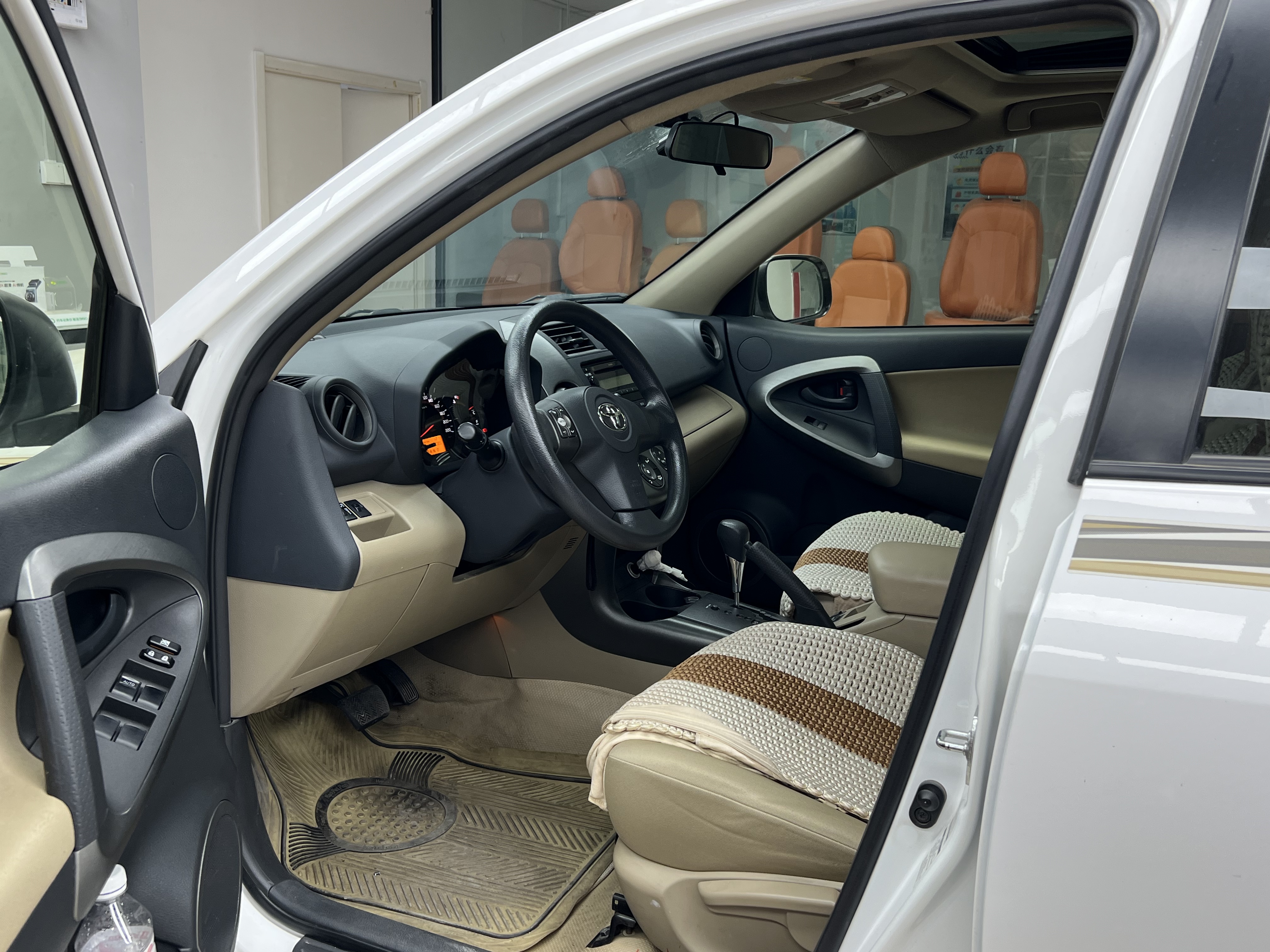 Toyota RAV4 2013 car image #4