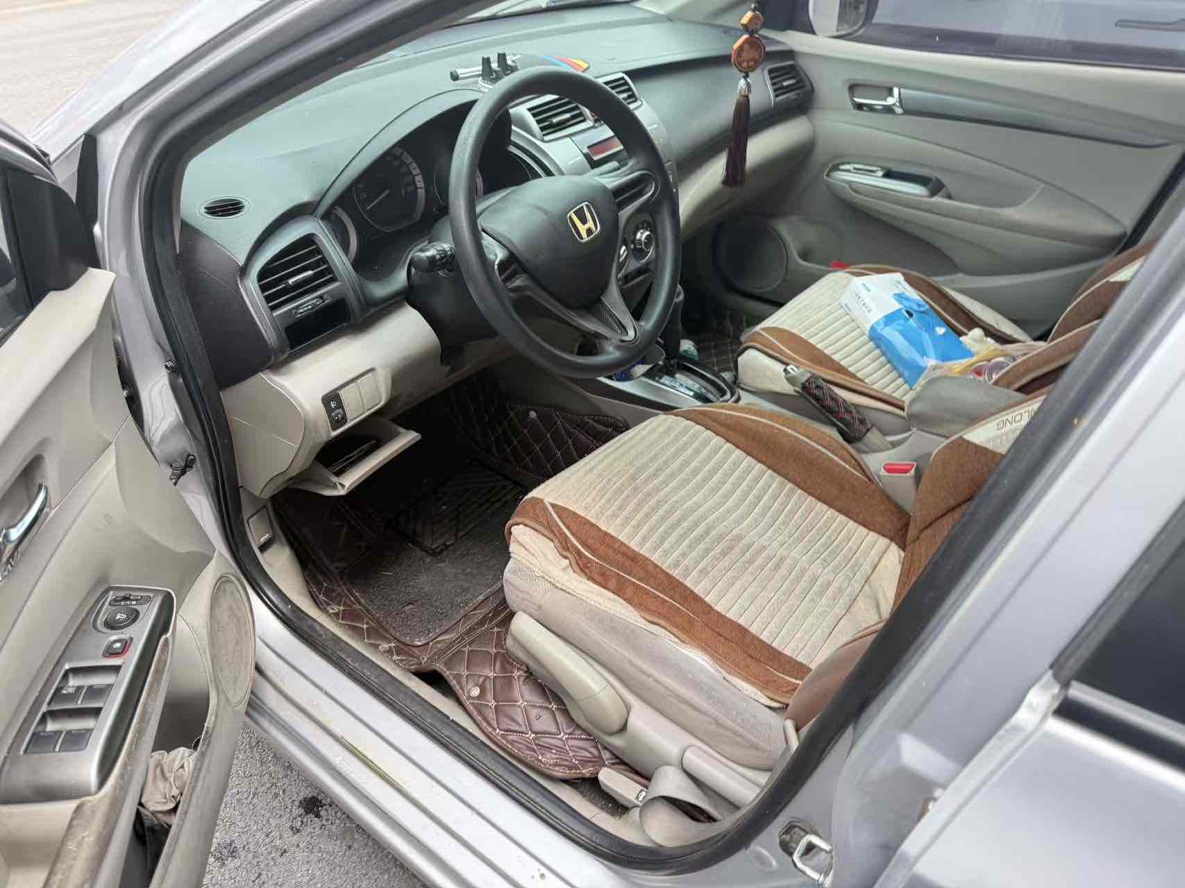 Honda City Classic 2012 #4 Honda City Classic 2012 car image #4