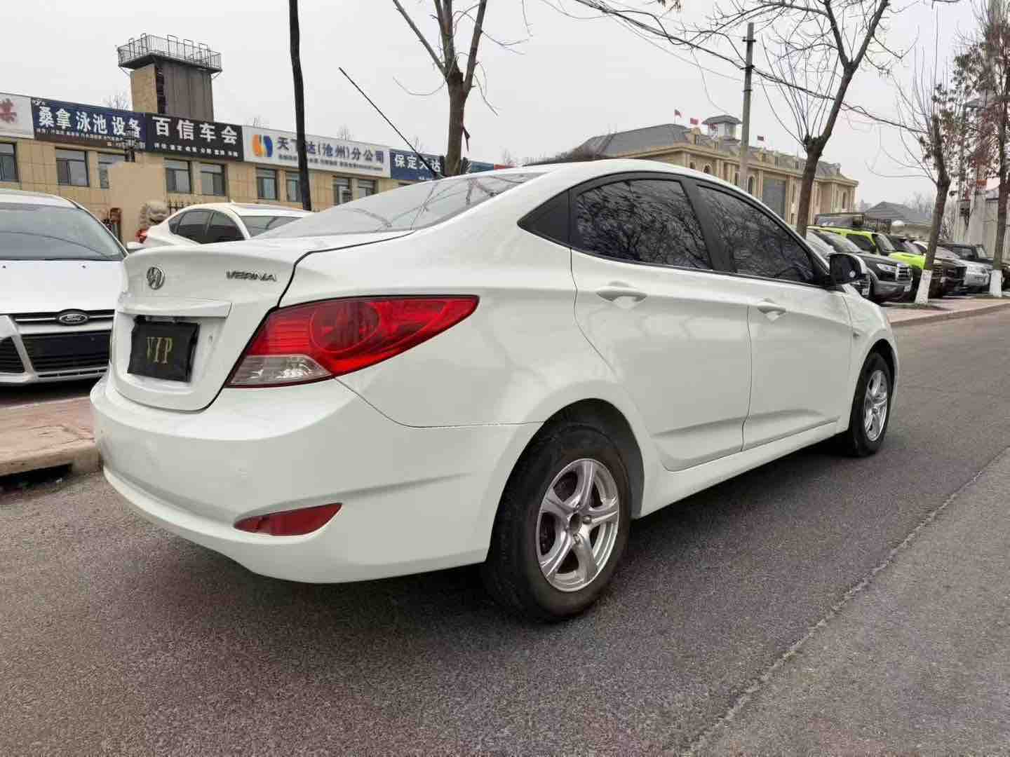 Hyundai Reina 2010 car image #4