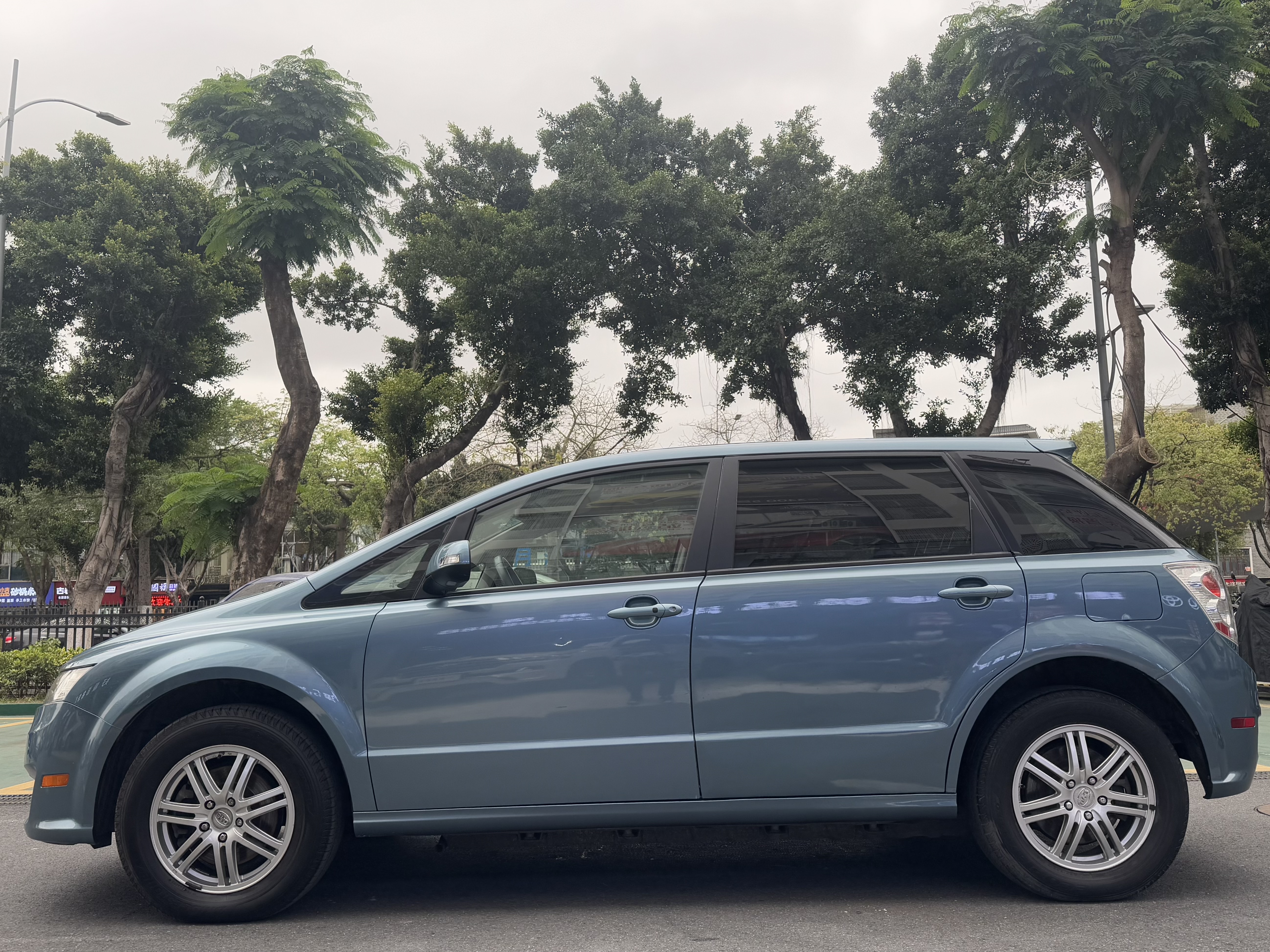 BYD e6 2012 #4 BYD e6 2012 car image #4