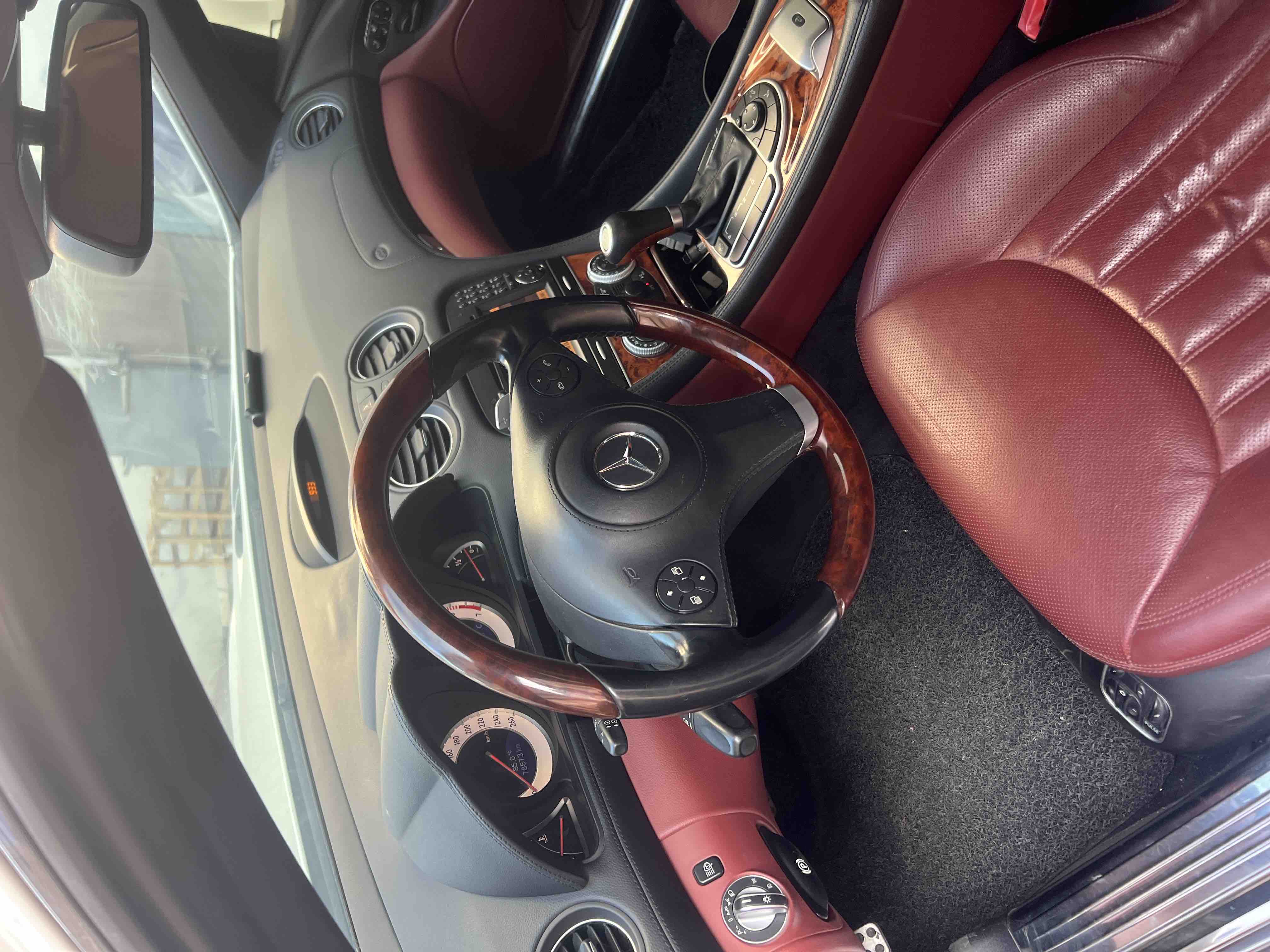 Mercedes-Benz SL Class 2010 immagine di auto #4