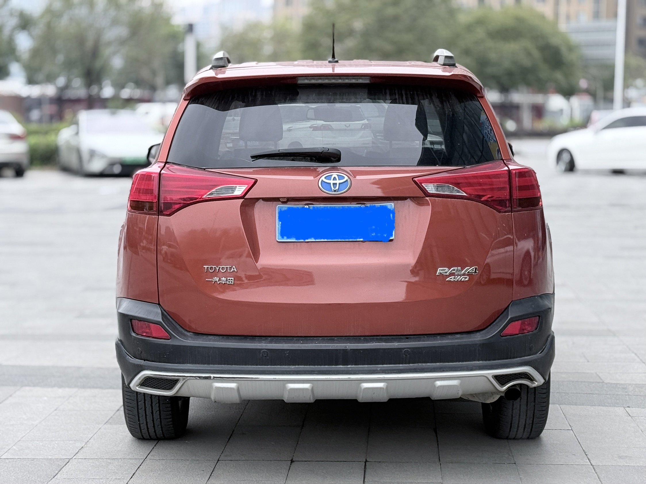 Toyota RAV4 2014 изображение автомобиля #4