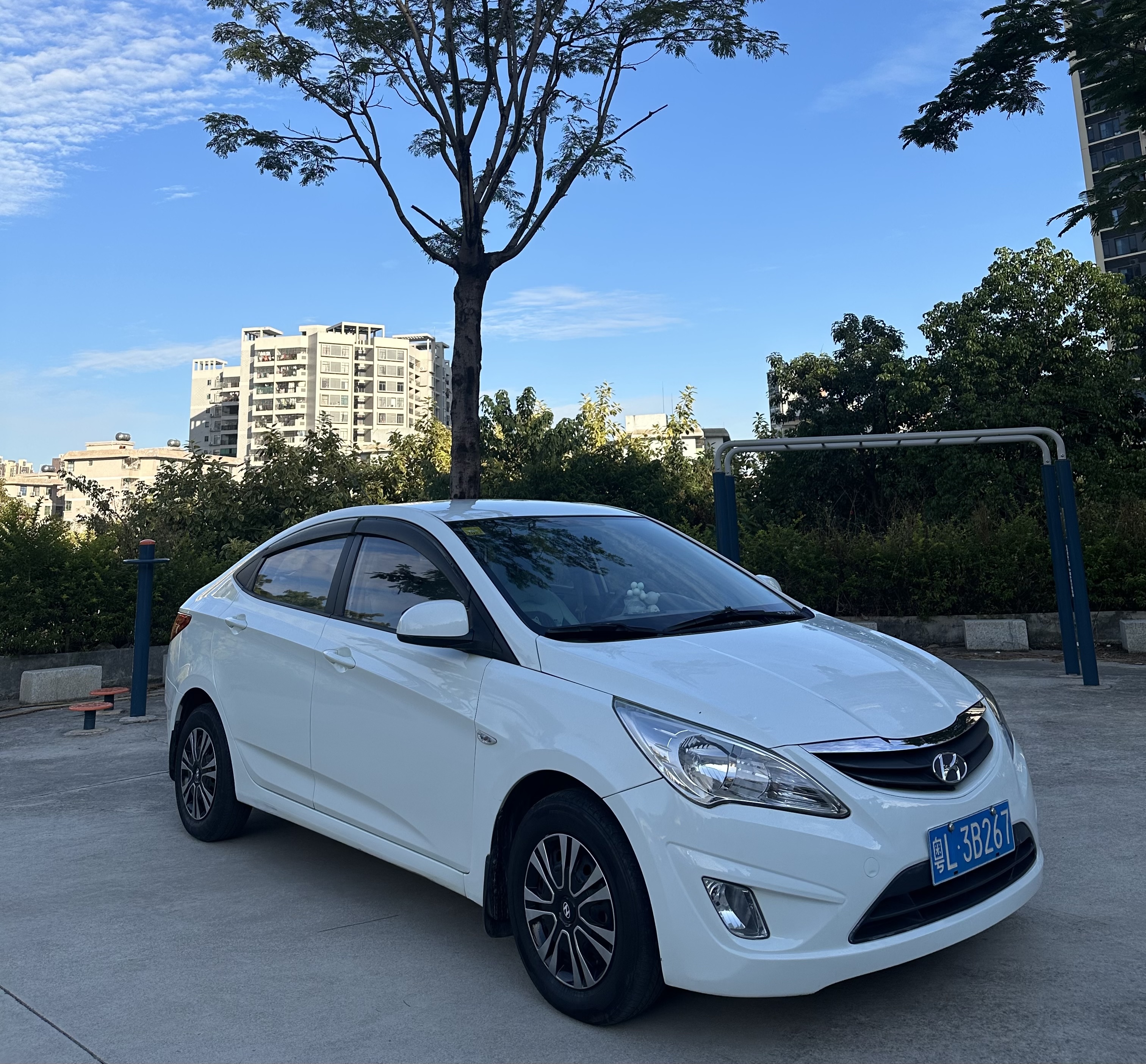 Hyundai Reina 2013 car image #4