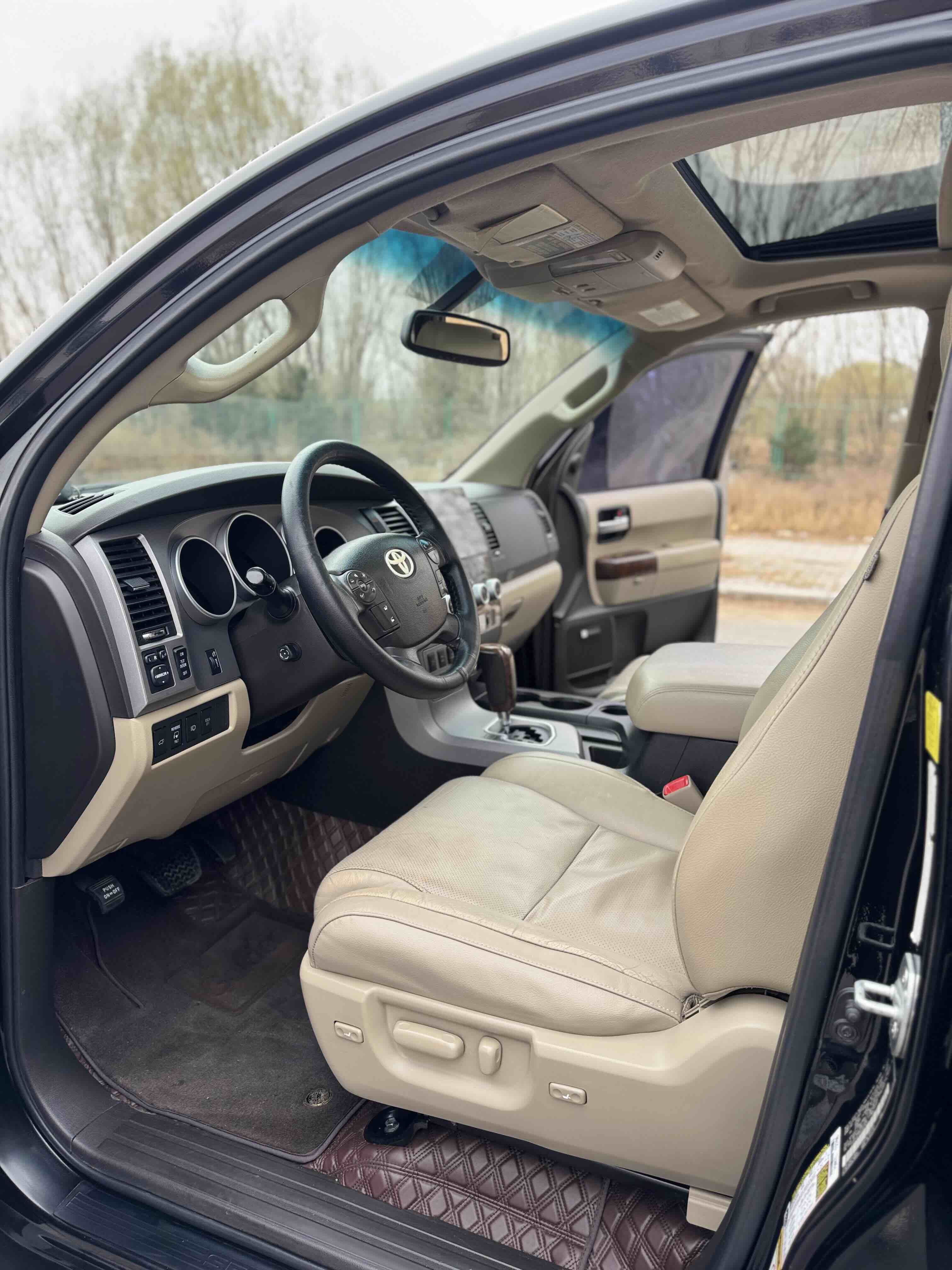 丰田 红杉 2011 汽车图片 #4