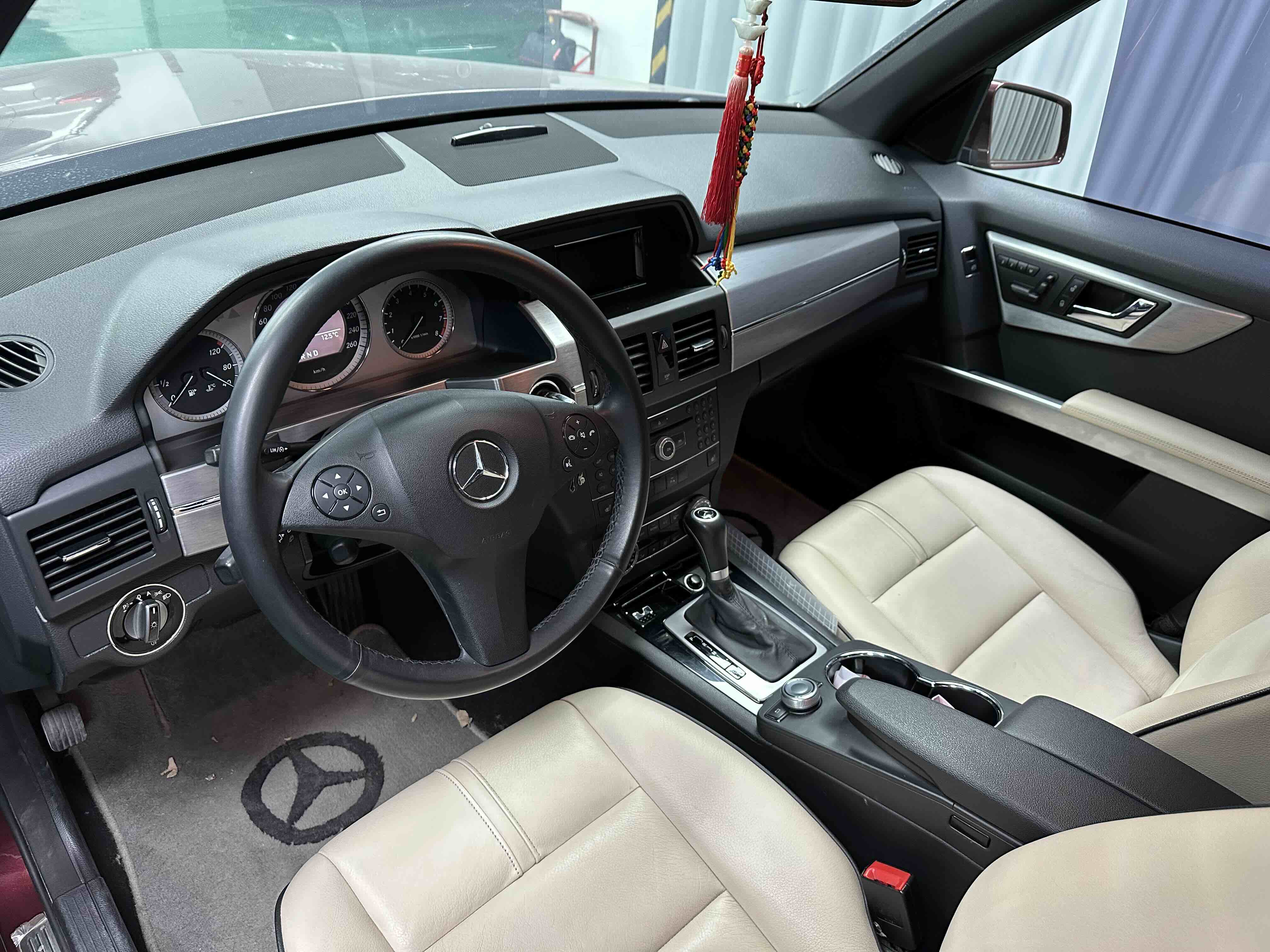 Mercedes-Benz GLK Class (Imported) 2010 car image #4