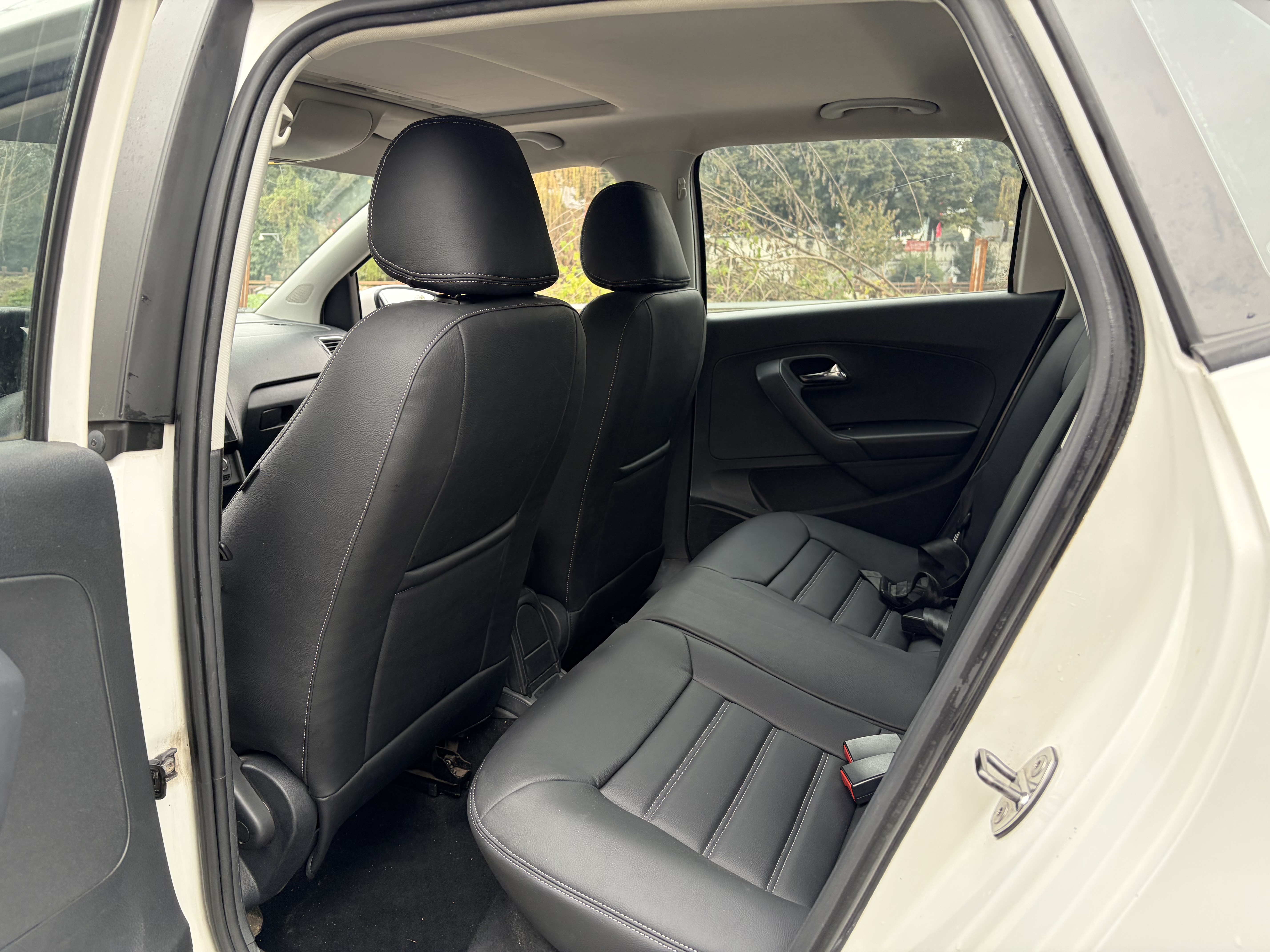 Volkswagen Polo 2014 car image #4