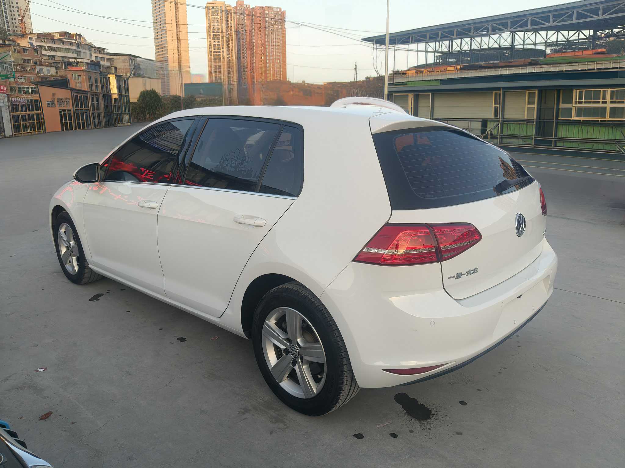 Volkswagen Golf 2015 car image #4