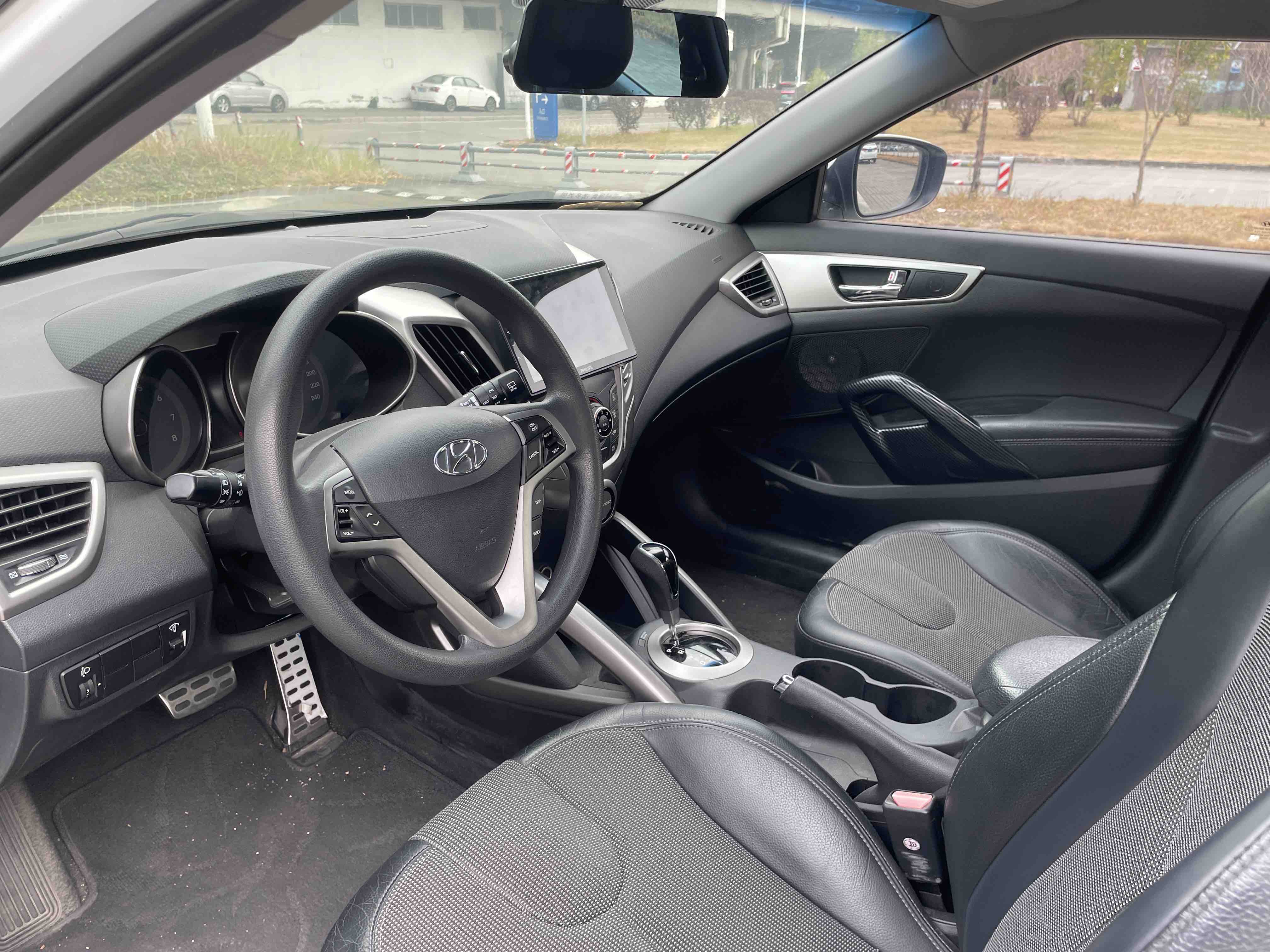 Hyundai Veloster 2012 صورة سيارة #4