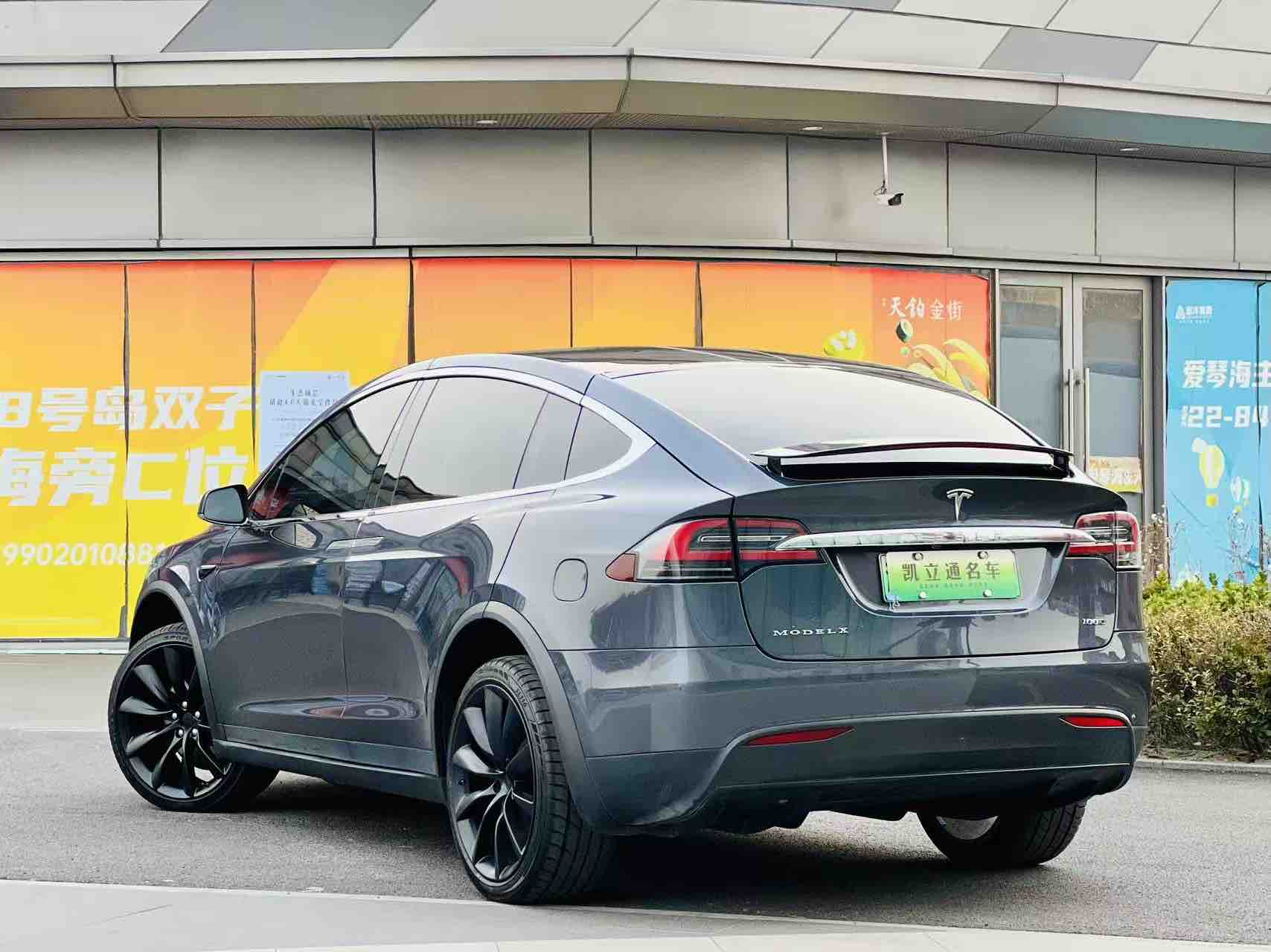 Tesla Model X 2018 #4 Tesla Model X 2018 car image #4