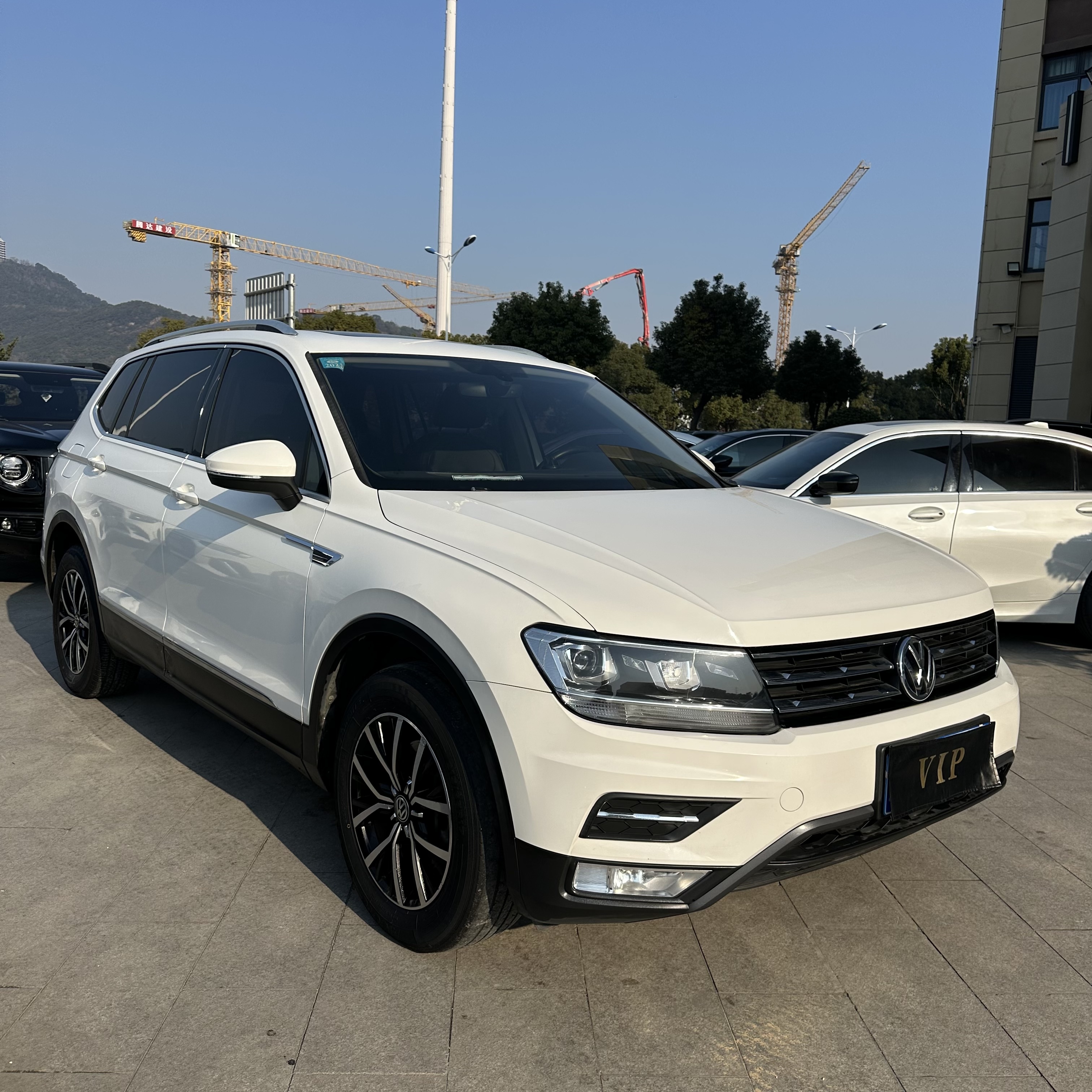 Volkswagen Tiguan L 2017 car image #4