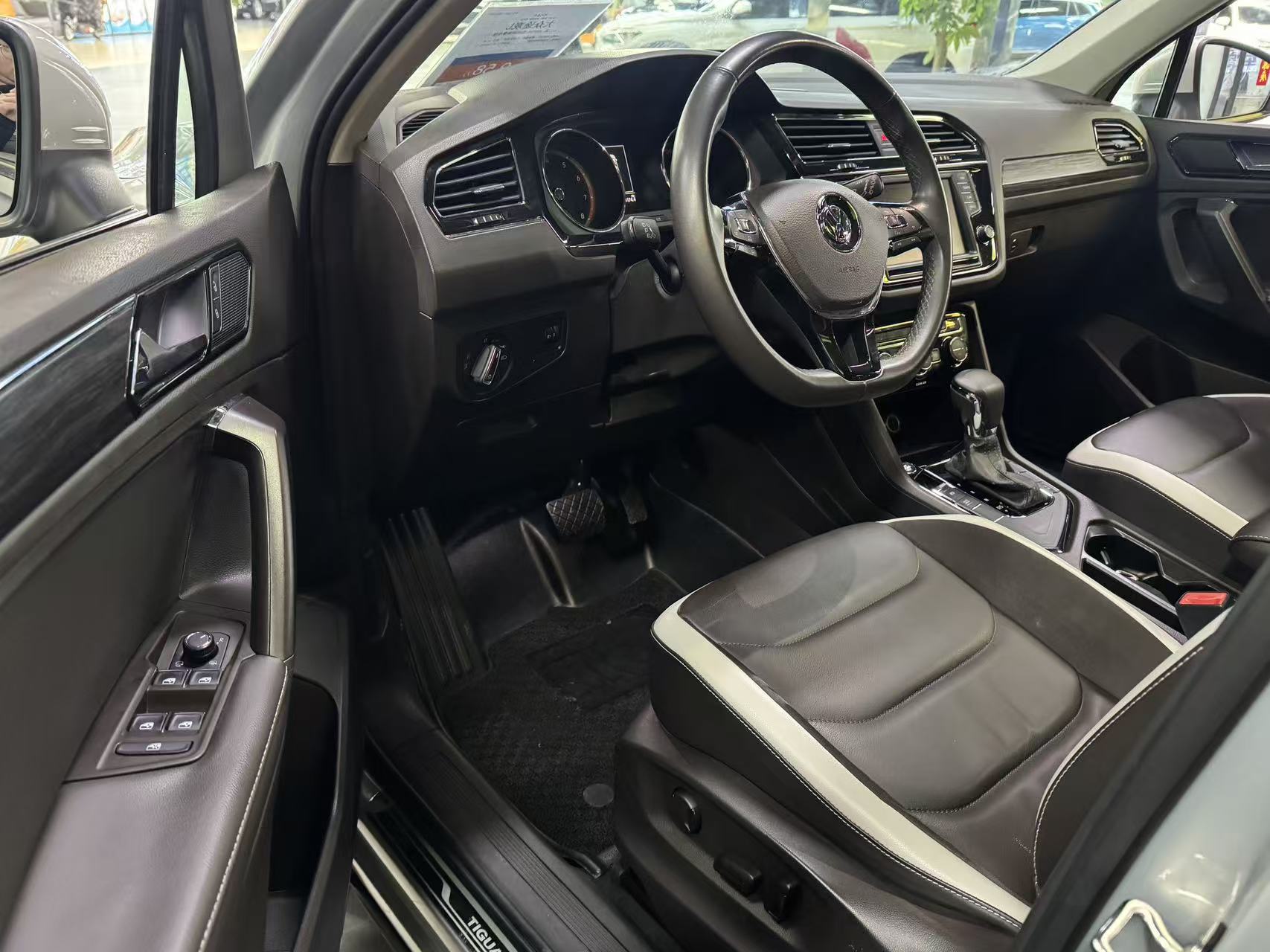 Volkswagen Tiguan L 2018 #4 Volkswagen Tiguan L 2018 car image #4