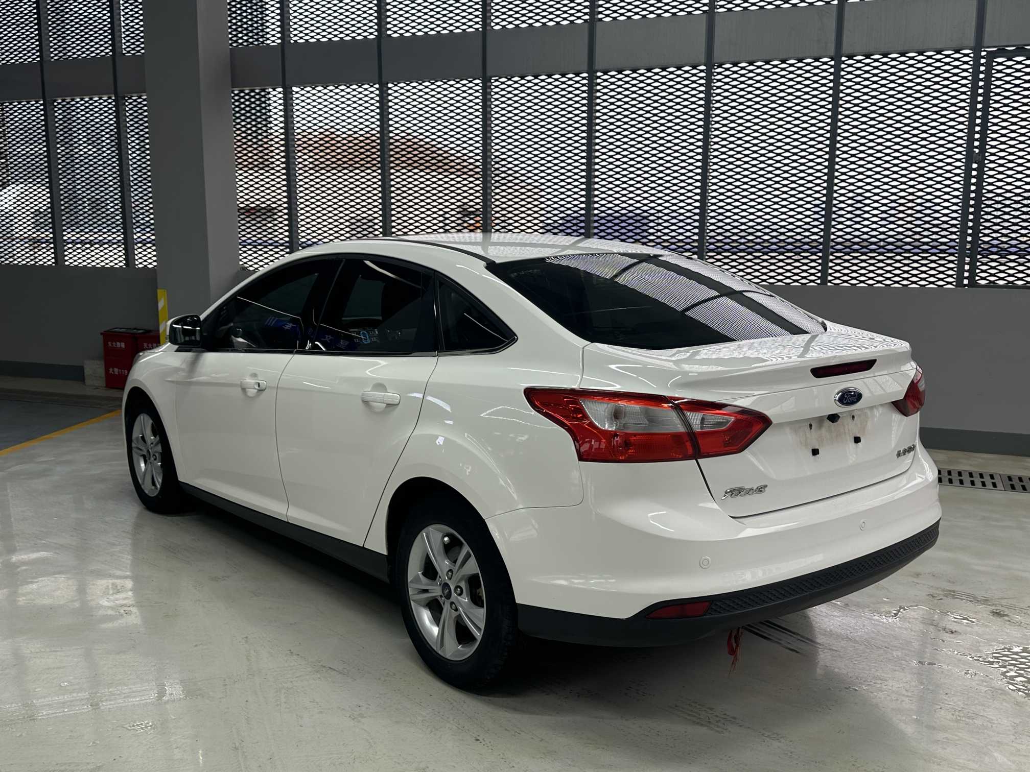 Ford Focus 2014 car image #4